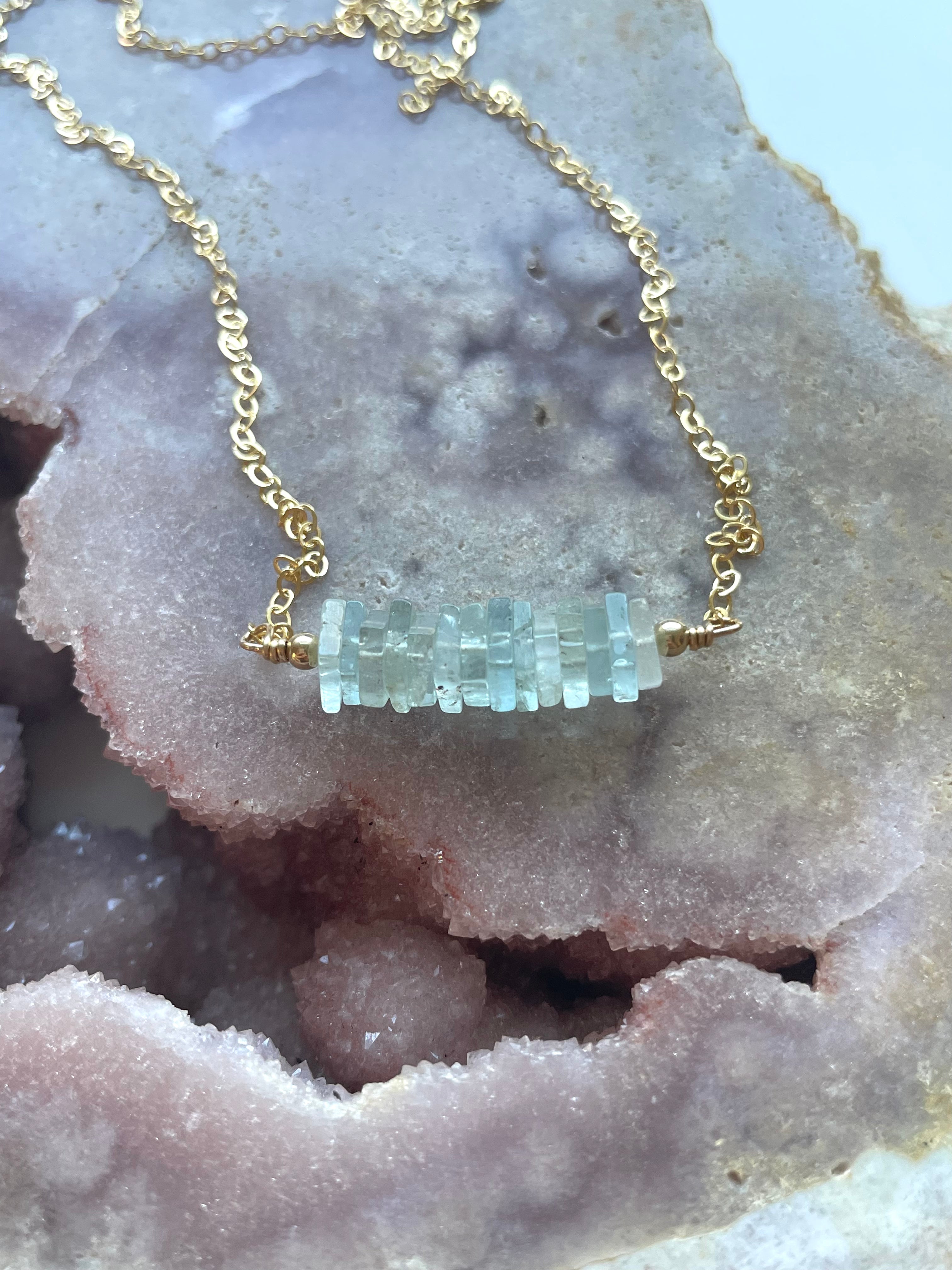 Natural Aquamarine Gemstone Bracelet for Women - Elegant Healing Crystal Jewelry for Stress Relief & Positive Energy - Perfect for Meditation, Yoga & Everyday Wear
