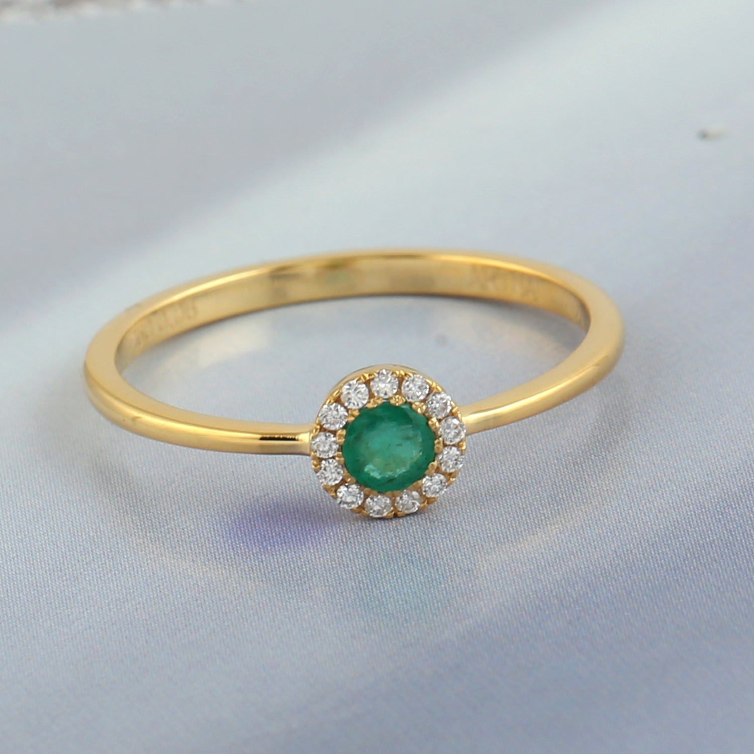 18K Yellow Gold Round Cut Emerald Pave Diamond Band Ring - Elegant Jewelry Gift for Women, Anniversary, Engagement, Wedding & Special Occasions