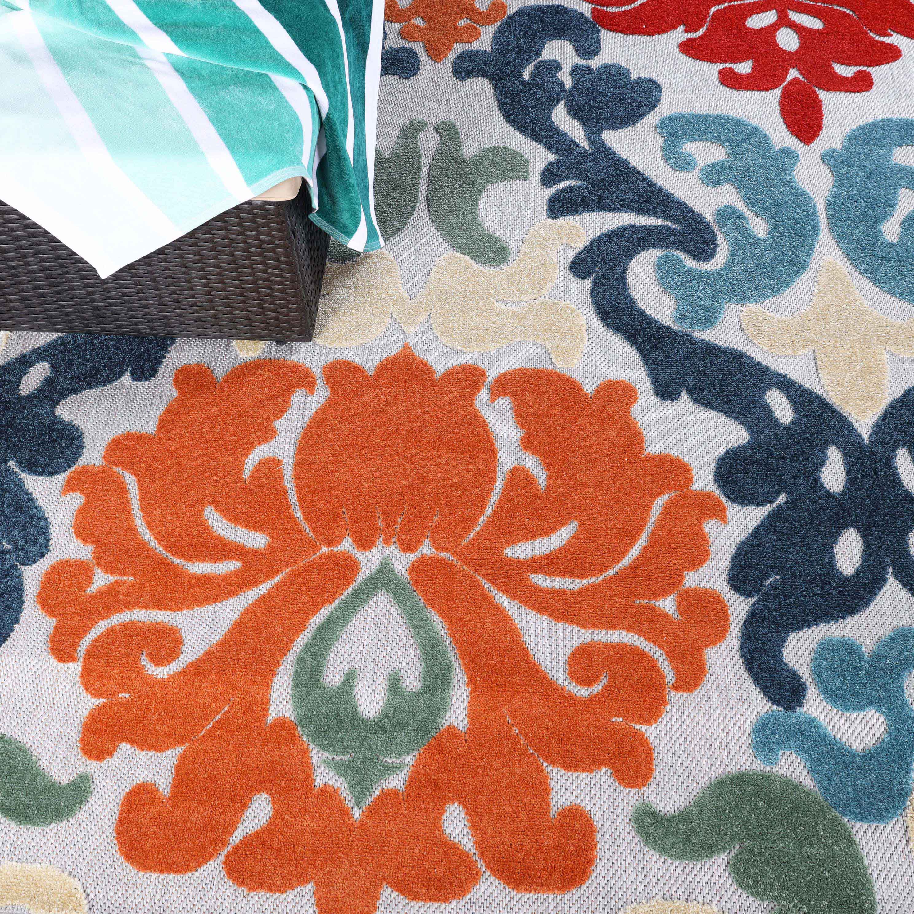 Lowell Traditional Damask Indoor/Outdoor Area Rug - Non-Slip, Waterproof, Durable - Perfect for Living Room, Patio, Deck & Sunroom Decor