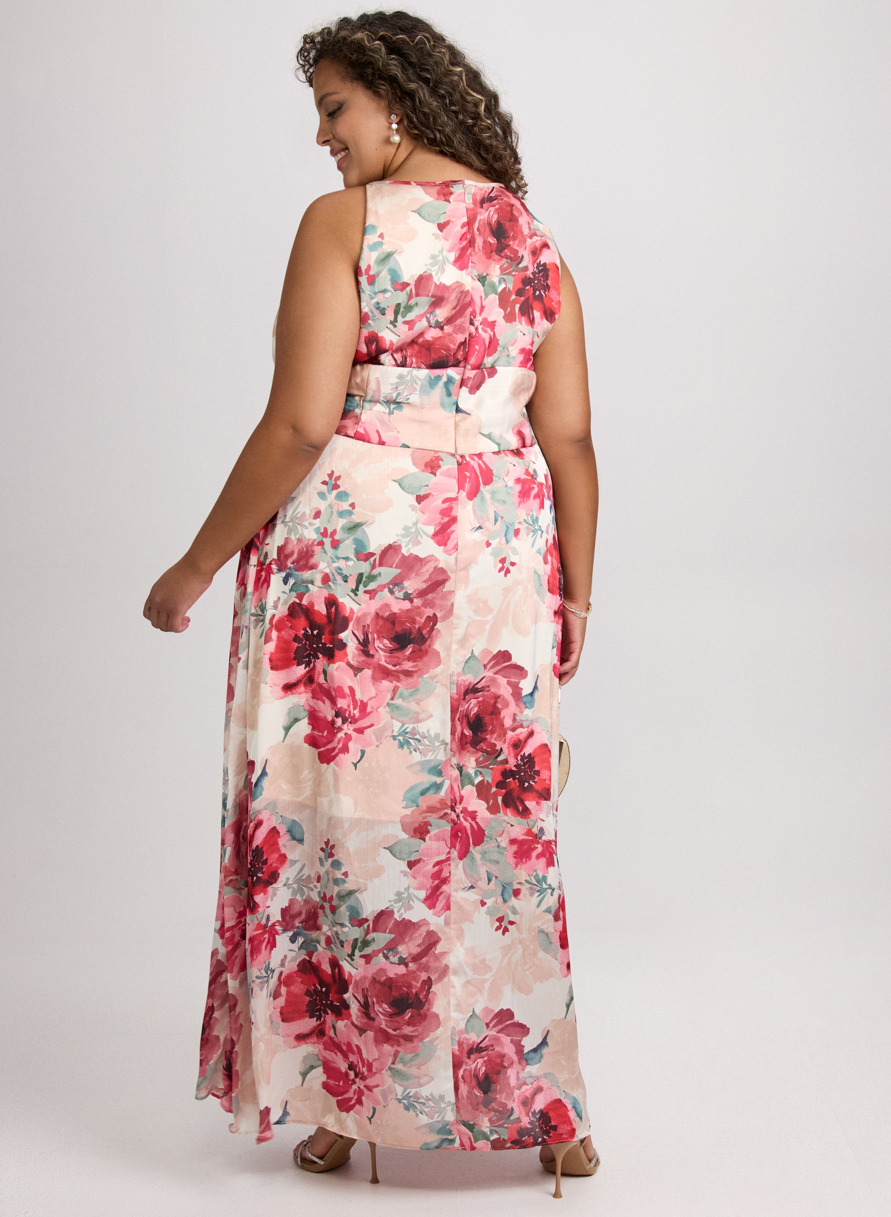 Floral Halter Neck Dress - Women's Summer Boho Maxi Dress for Beach, Vacation & Outdoor Parties