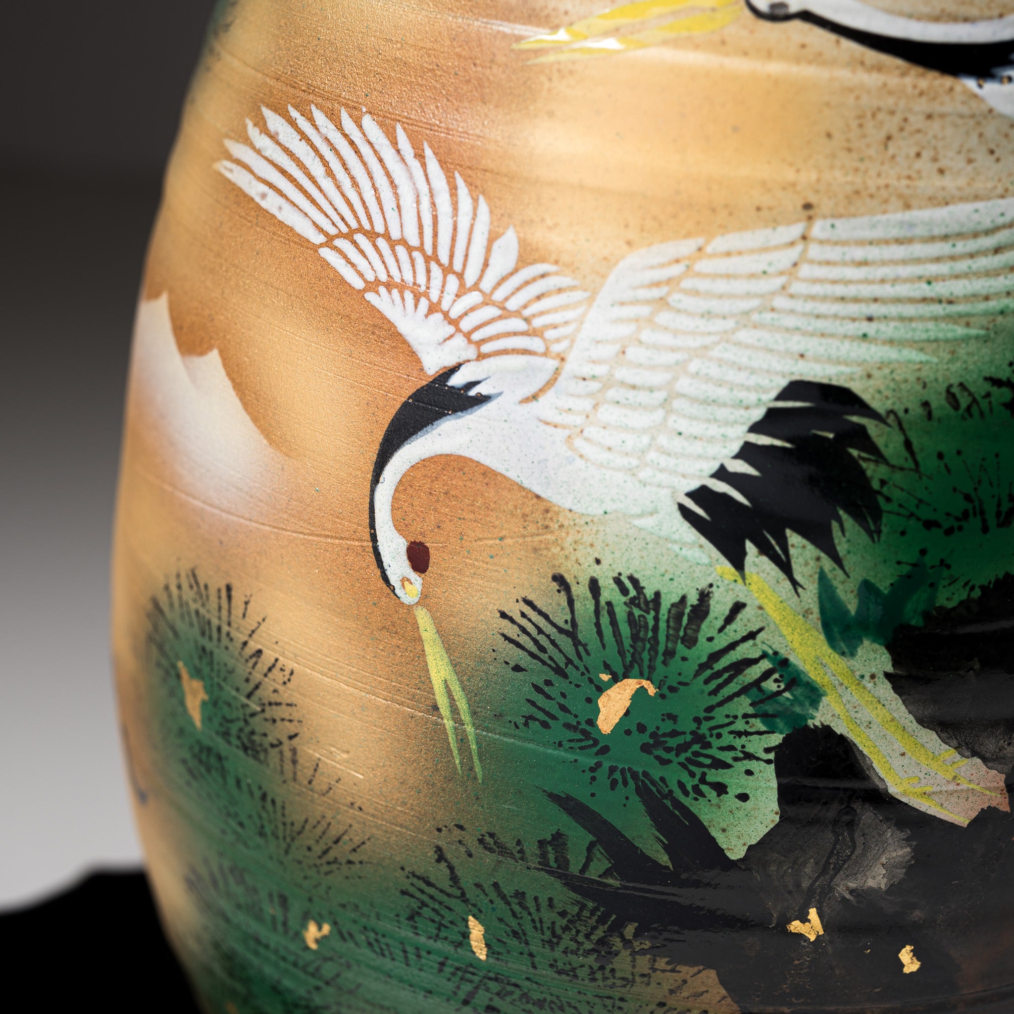 Premium Kutani Ware Japanese Porcelain Vase - Crane & Pine Design - Elegant Home Decor for Living Room, Office & Gift Giving