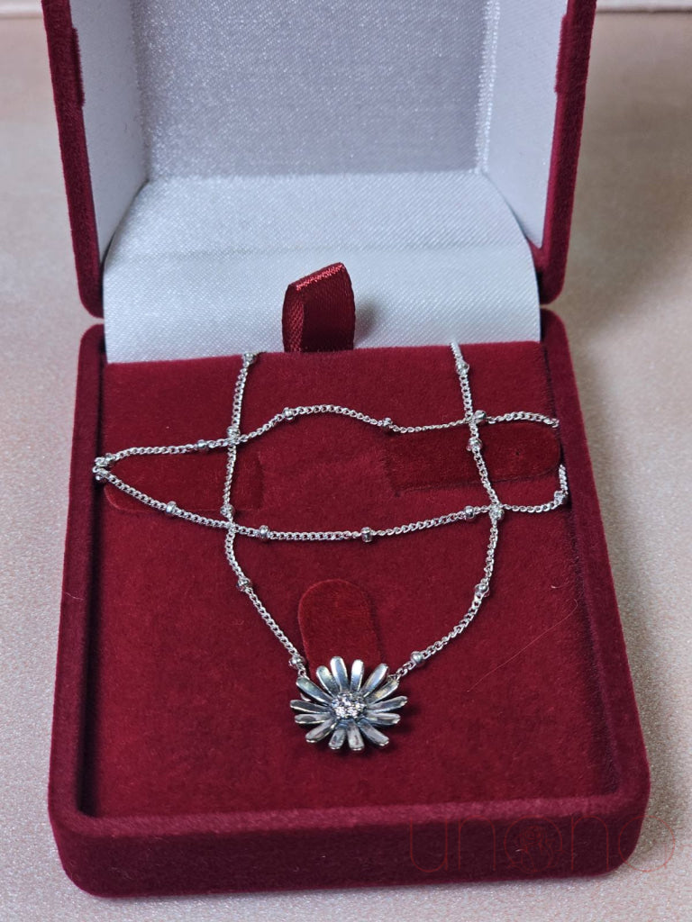Elegant Daisy Silver Necklace for Women - Sterling Silver Floral Pendant Jewelry - Perfect for Everyday Wear, Gifts & Special Occasions