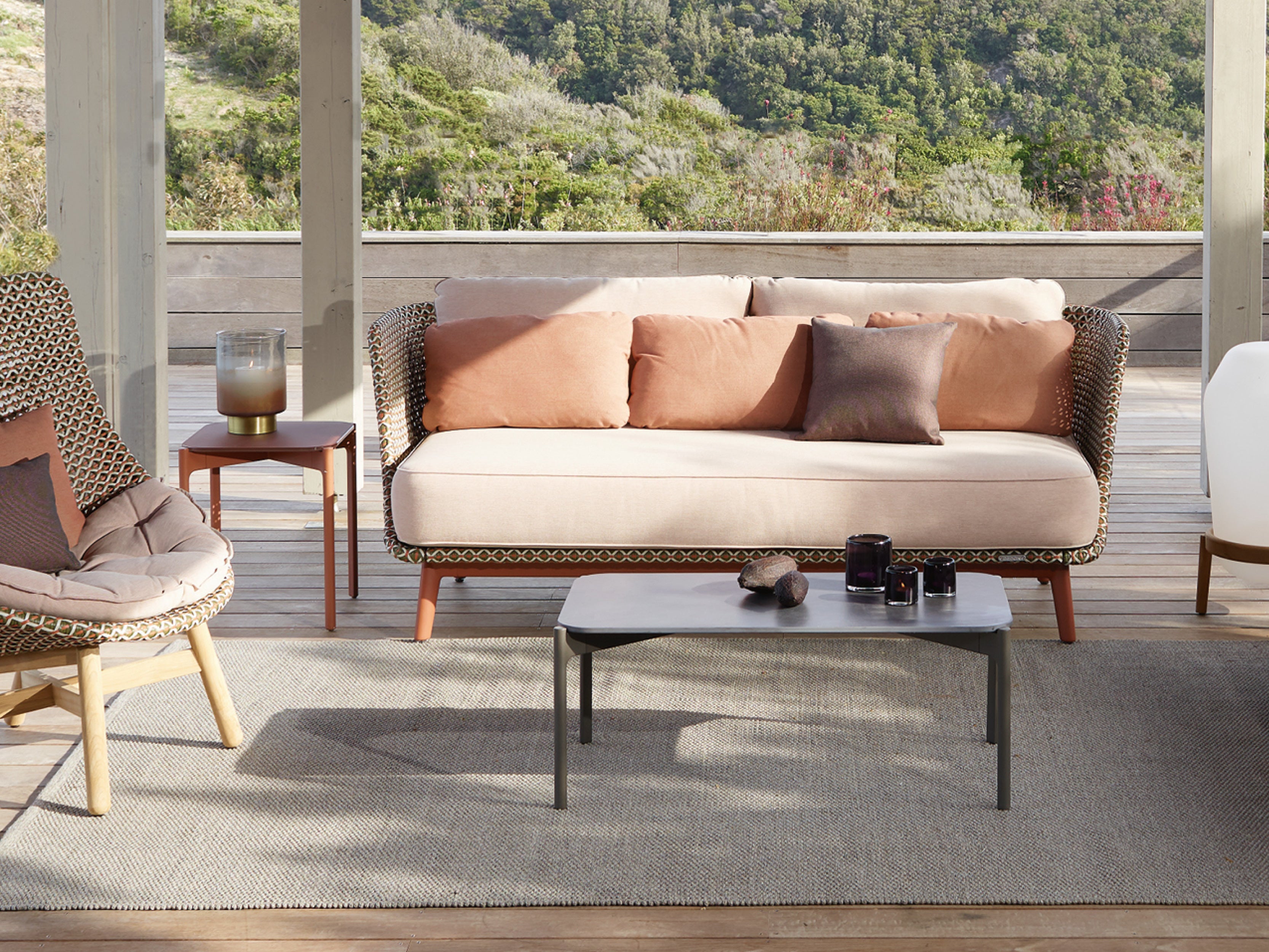 Izon Table - Modern & Stylish Dining Table for Home & Office - Perfect for Family Meals, Work, and Entertaining Guests
