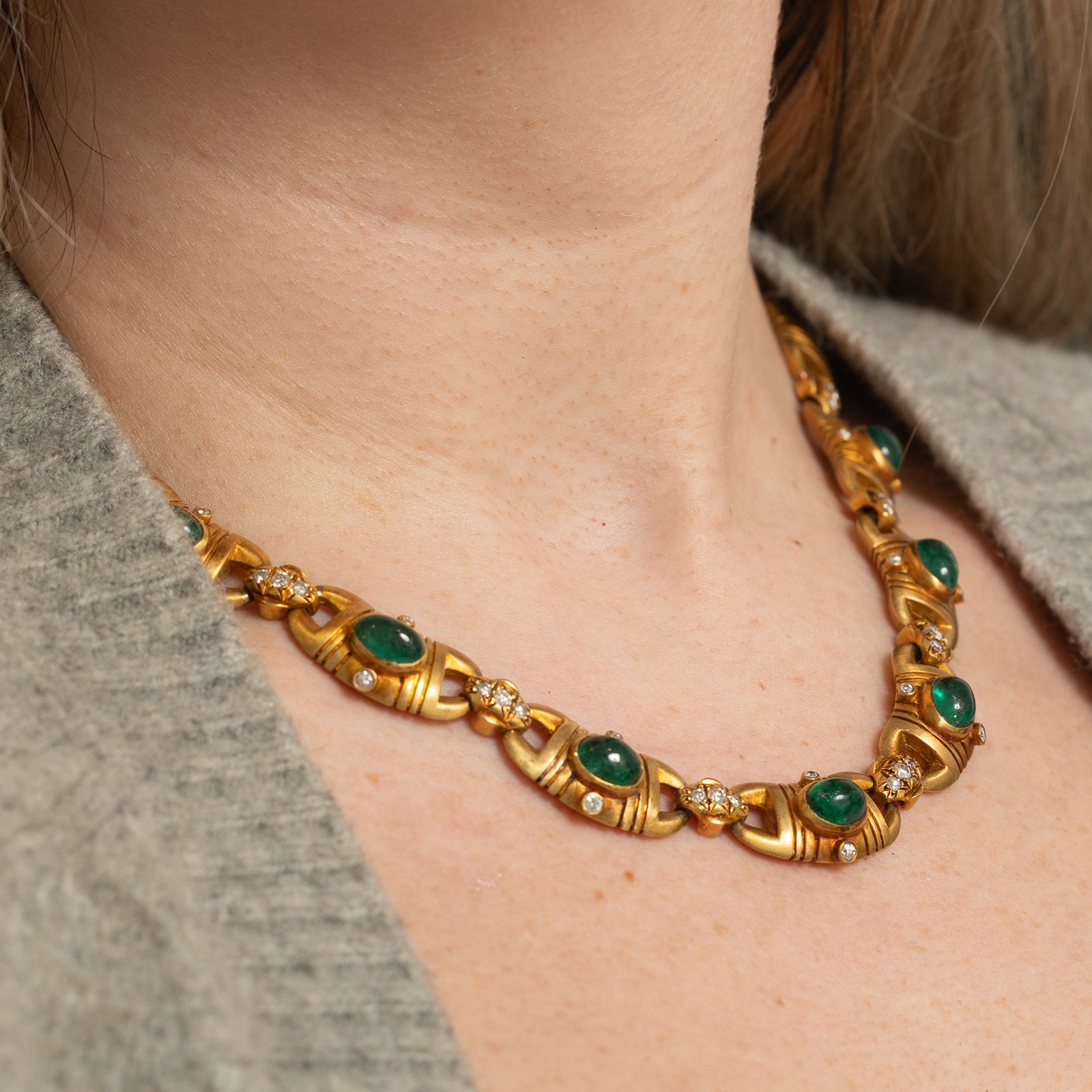 18K Vintage Retro Emerald & Diamond Heavy Solid Gold Necklace | 13.78ctw Emerald & 1.76ctw Diamond | 16