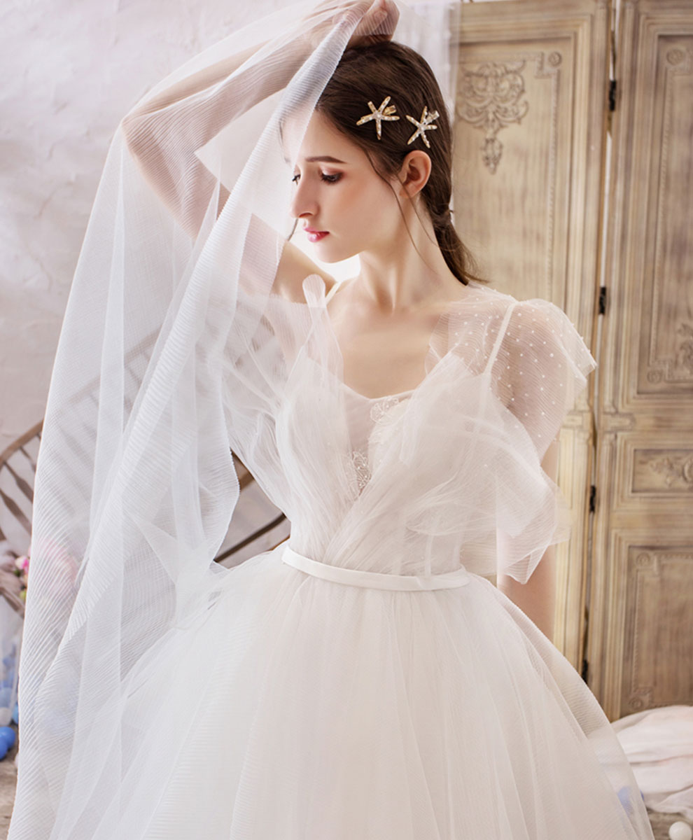 Elegant White V-Neck Tulle Lace Long Wedding Dress for Bride - Perfect for Church Ceremony, Beach Wedding & Romantic Photoshoot