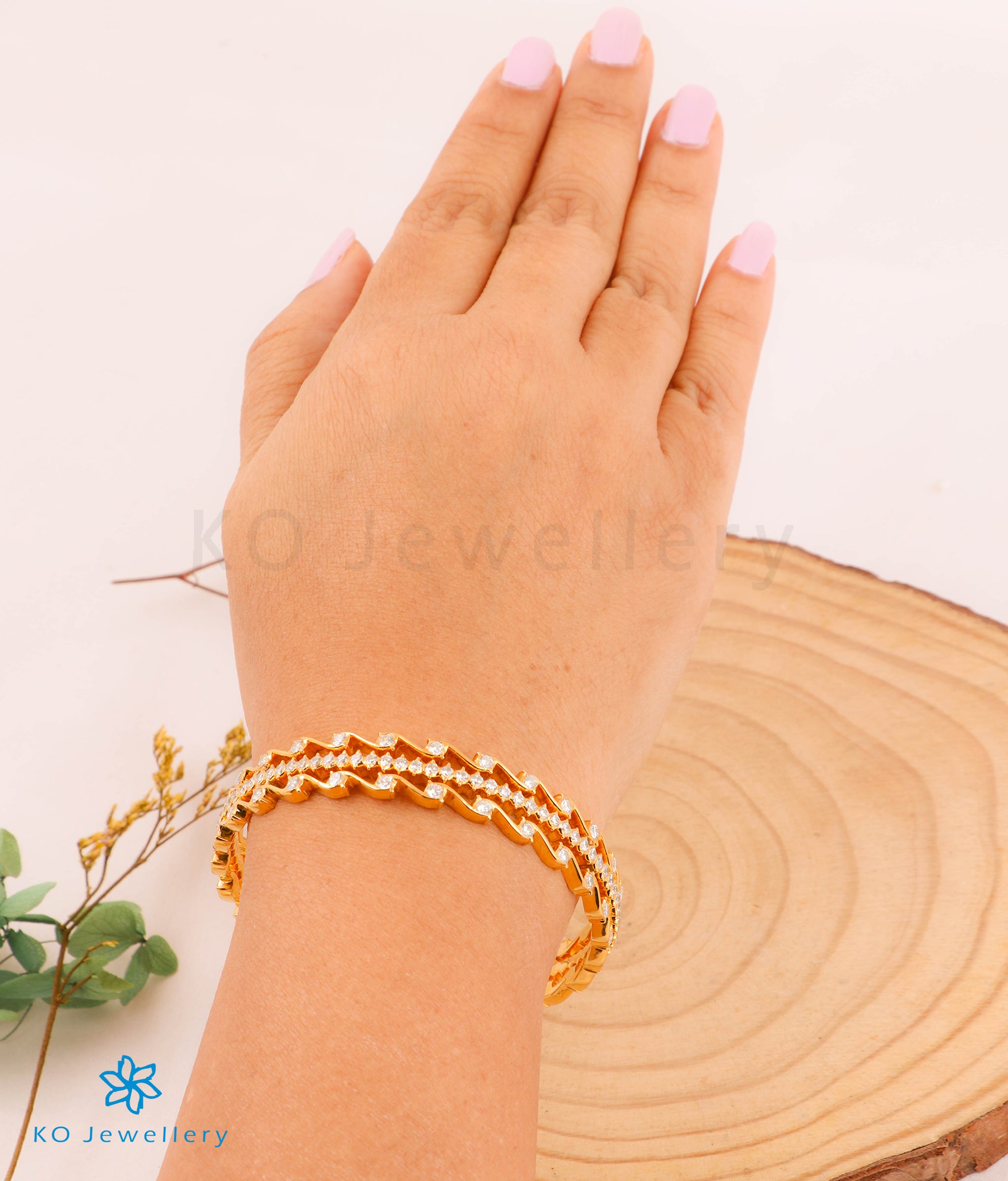 Bodhi Silver Solitaire Bangle - 2.6