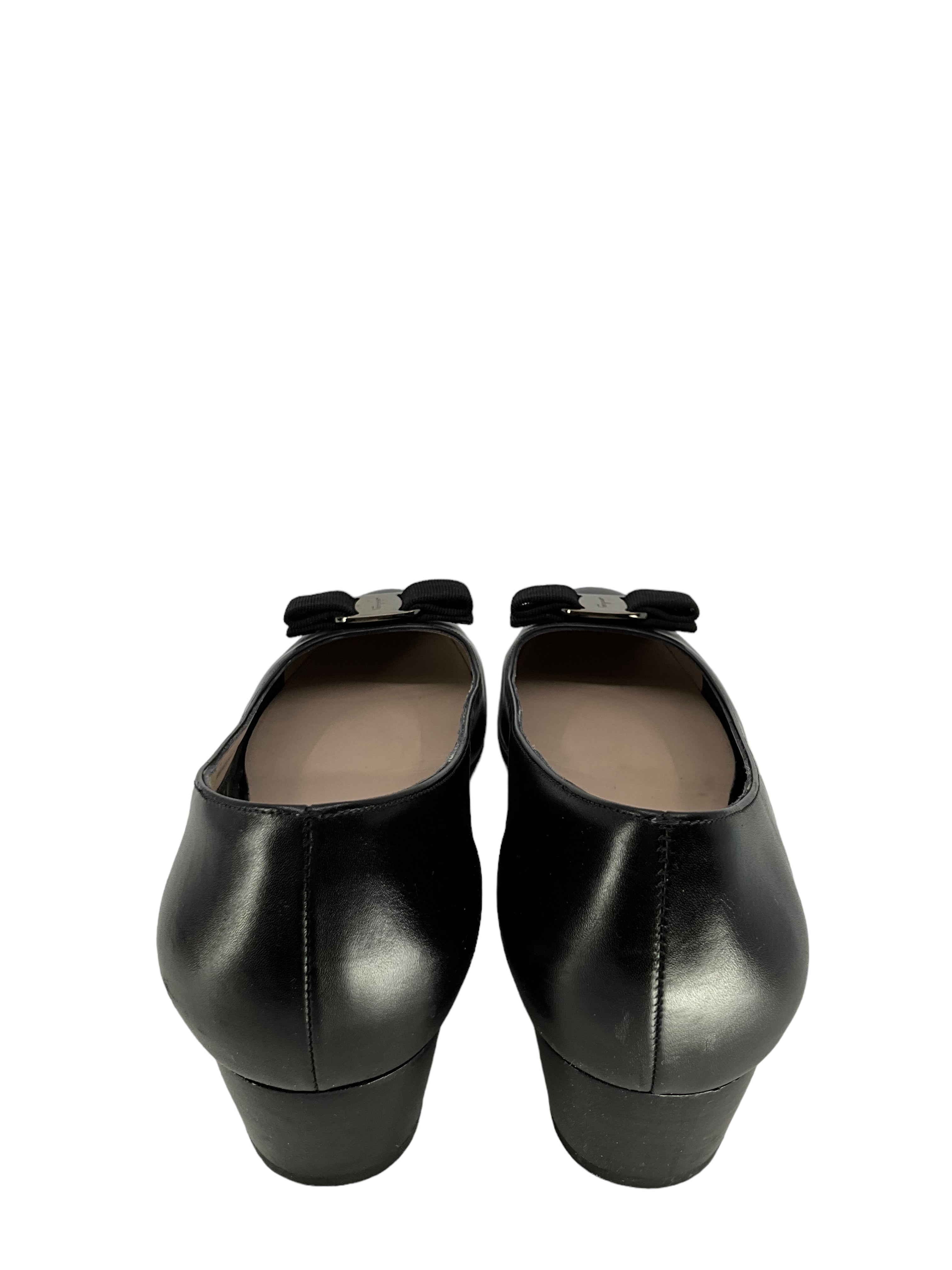 Salvatore Ferragamo Women's Black Leather Bow Pumps Size 9.5 - Elegant Dress Shoes for Work, Party & Formal Occasions
