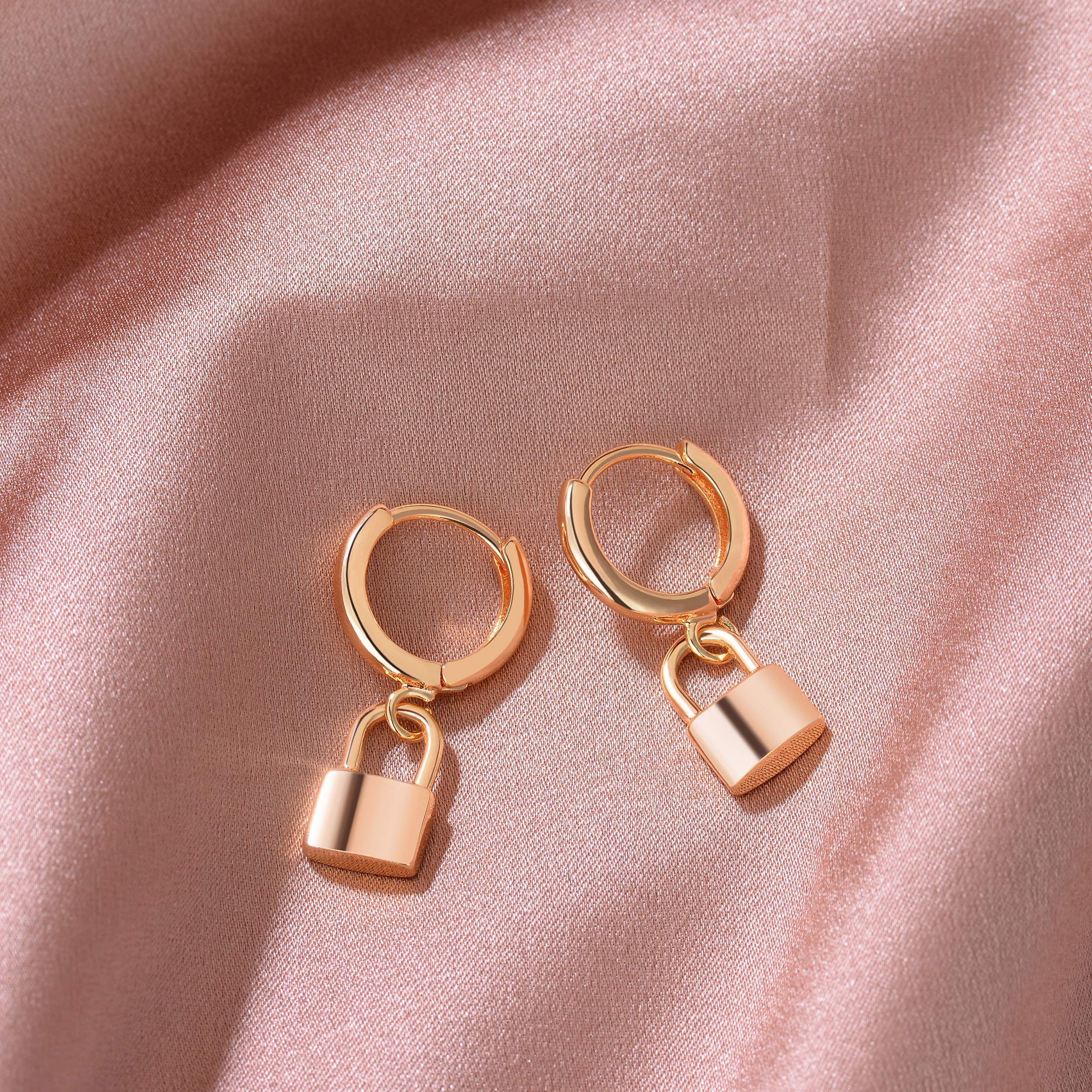 VACRONA 14k Gold Plated Heart Huggie Hoop Earrings for Women - Small Dainty Hoops for Everyday Wear, Gift & Special Occasions