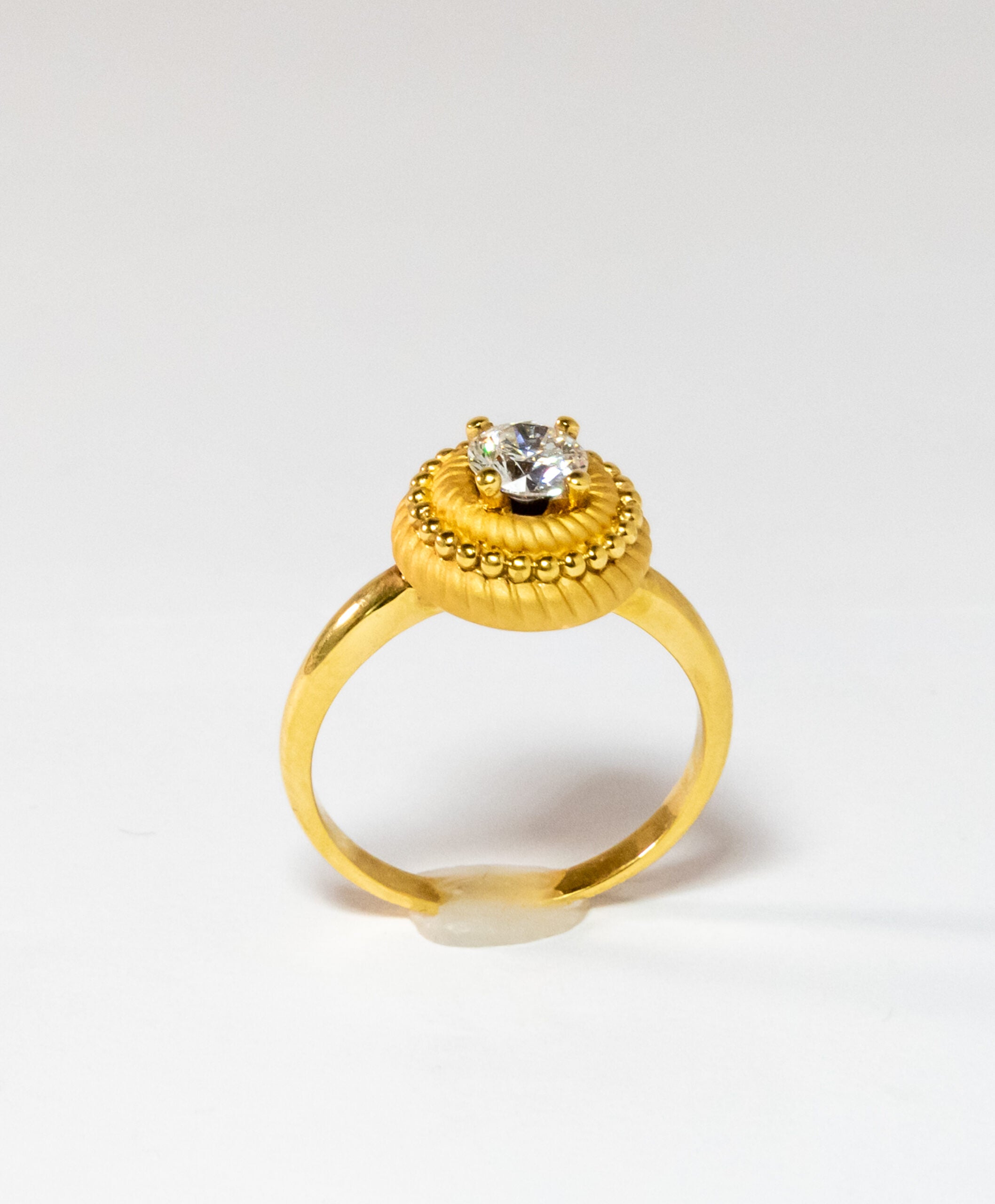 Carrera Y Carrera Pasodoble 18K Yellow Gold Diamond Ring for Women - Luxury Wedding Engagement Gift - Perfect for Anniversaries, Proposals & Special Occasions