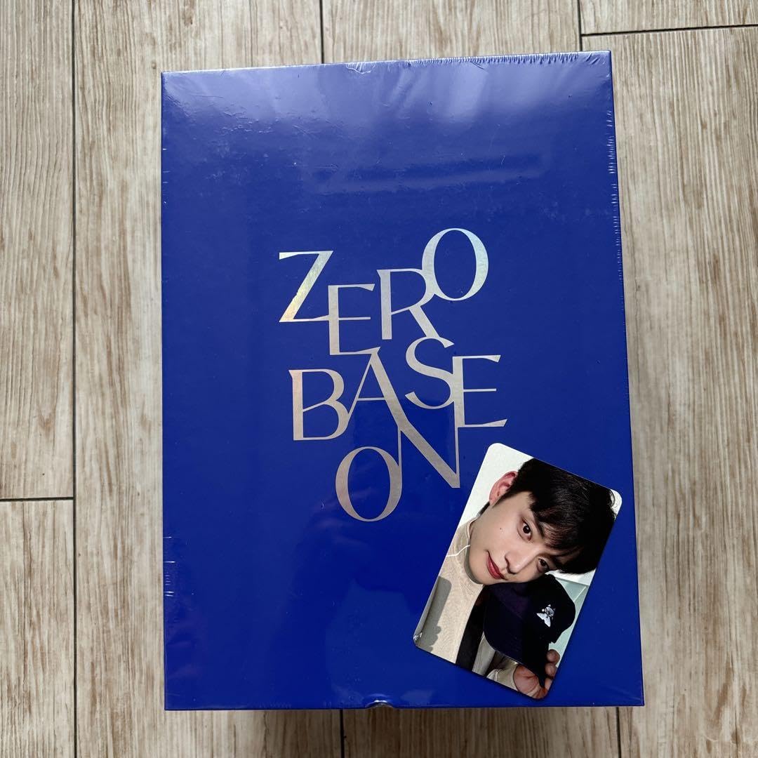 ZERO BASE ON Penlight with Line Friends Exclusive Zeon Trading Card - Cute LED Light for K-Pop Concerts, Anime Events & Collectible Merchandise Display