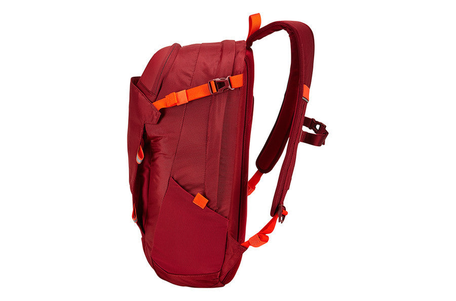 Thule EnRoute Triumph 2 Daypack - Lightweight Hiking Backpack for Men & Women, 20L Water-Resistant Travel Backpack with Laptop Sleeve - Perfect for Commuting, Hiking & Outdoor Adventures