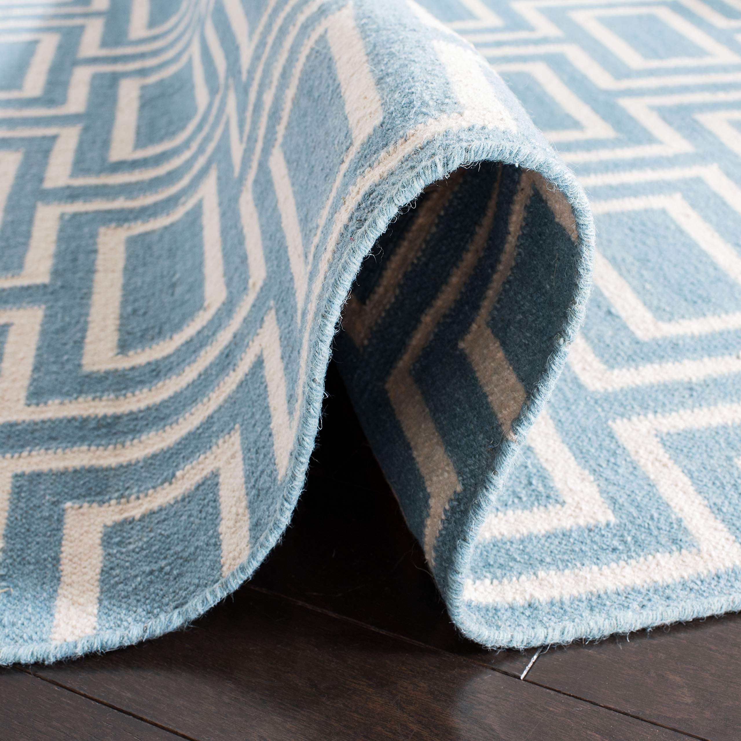 SAFAVIEH Dhurries Collection 8' Square Light Blue/Ivory DHU562A Handmade Flatweave Premium Wool Area Rug - Perfect for Living Room, Bedroom & Home Decor