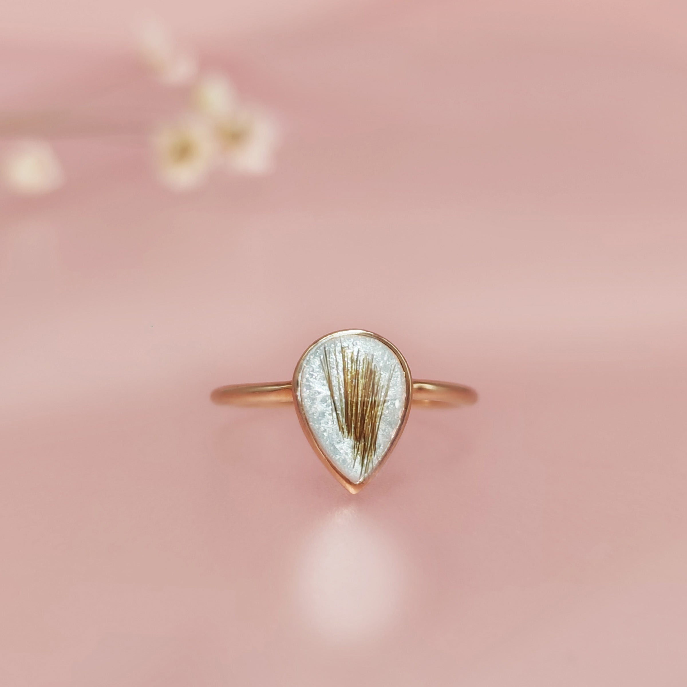 Classic Teardrop Gold Ring for Pet Hair & Fur Keepsake - Perfect for Pet Lovers & Memorial Jewelry Gifts