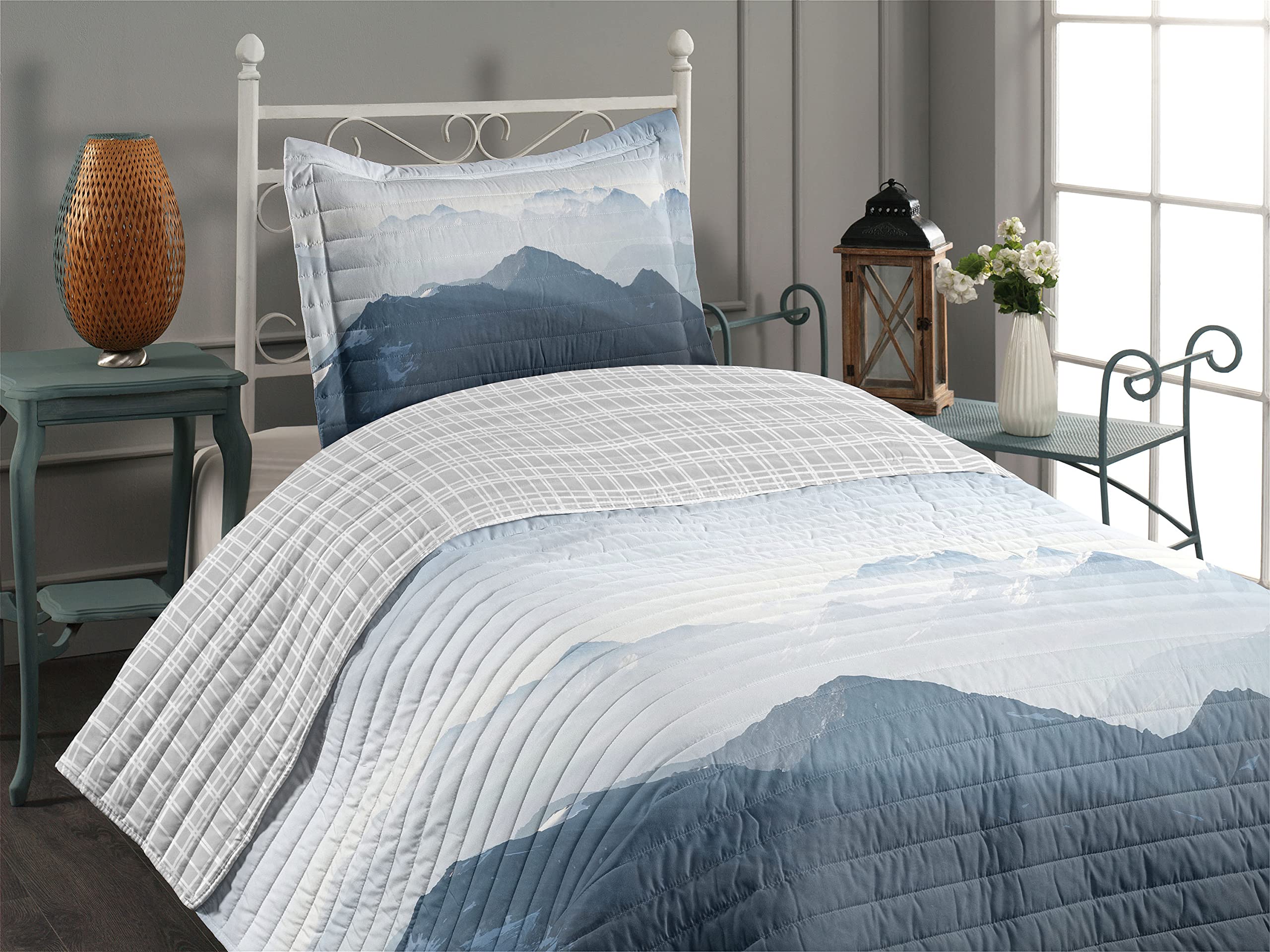 Ambesonne Reversible Bedspread Set with Pillow Shams - Foggy Mountain Scenery Microfiber Bedding in Pale Blue, Twin Size for Hiking & Outdoor Enthusiasts - Perfect for Cozy Cabins, Camping Trips & Nature-Inspired Bedrooms