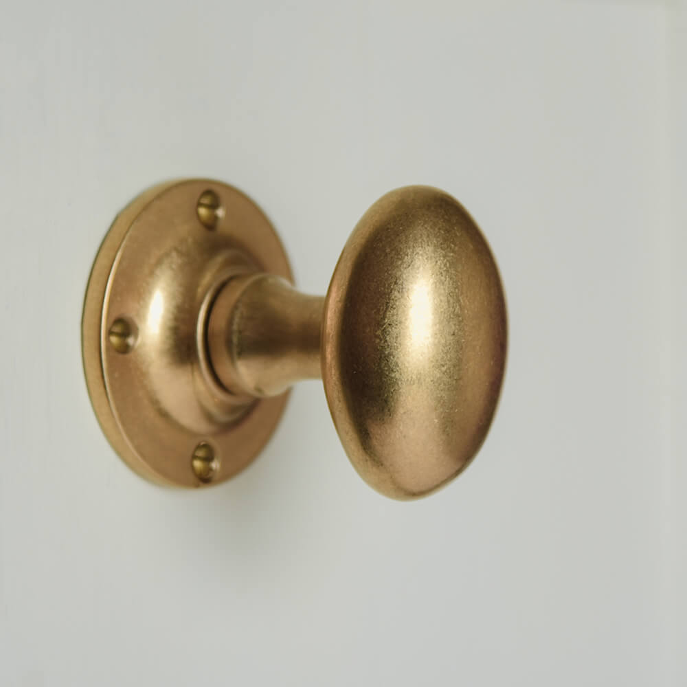 Vintage Aged Brass Oval Door Knobs - Antique Style Cabinet & Furniture Hardware for Bedroom, Bathroom, Closet - Classic Home Decor Upgrade