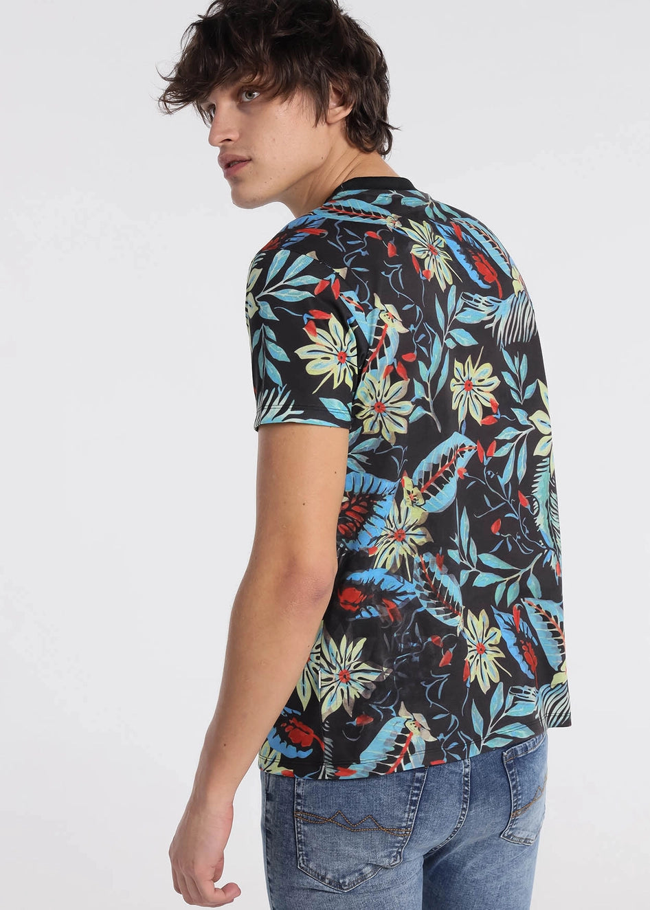 Six Valves Tropical Cotton T-Shirt for Men - Breathable Summer Casual Tee - Beach Vacation & Outdoor Activities