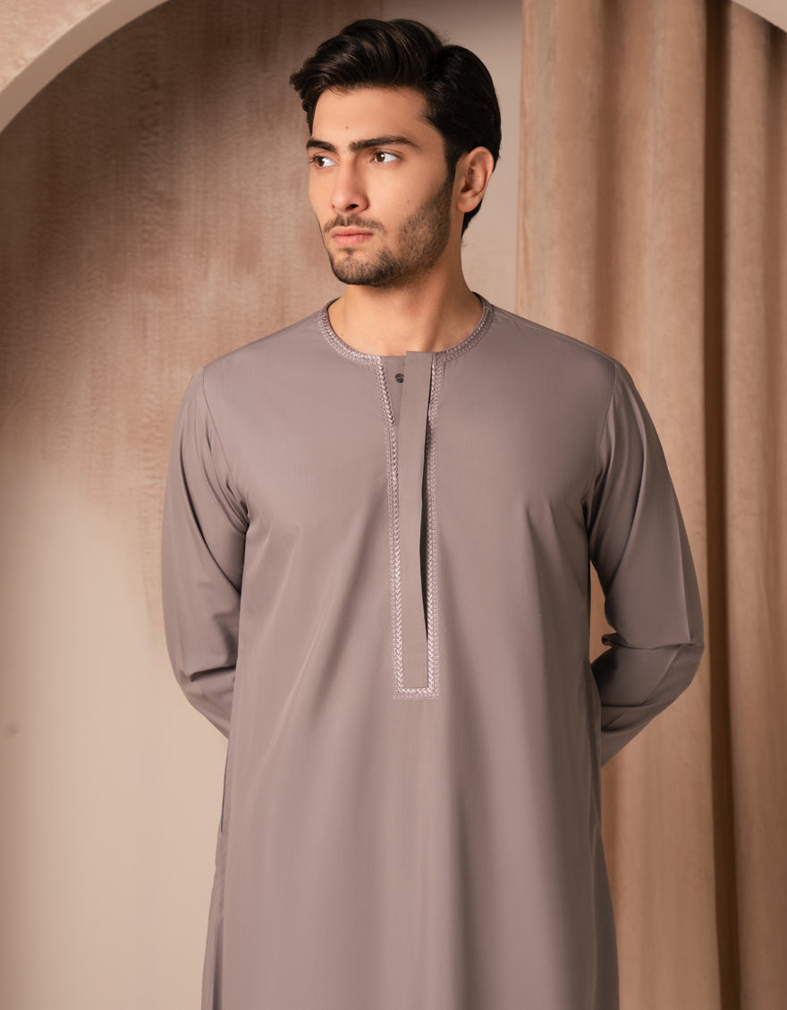 Premium Blended Grey Jubba by J. Junaid Jamshed - Traditional Islamic Thobe for Men - Perfect for Eid, Friday Prayers & Special Occasions