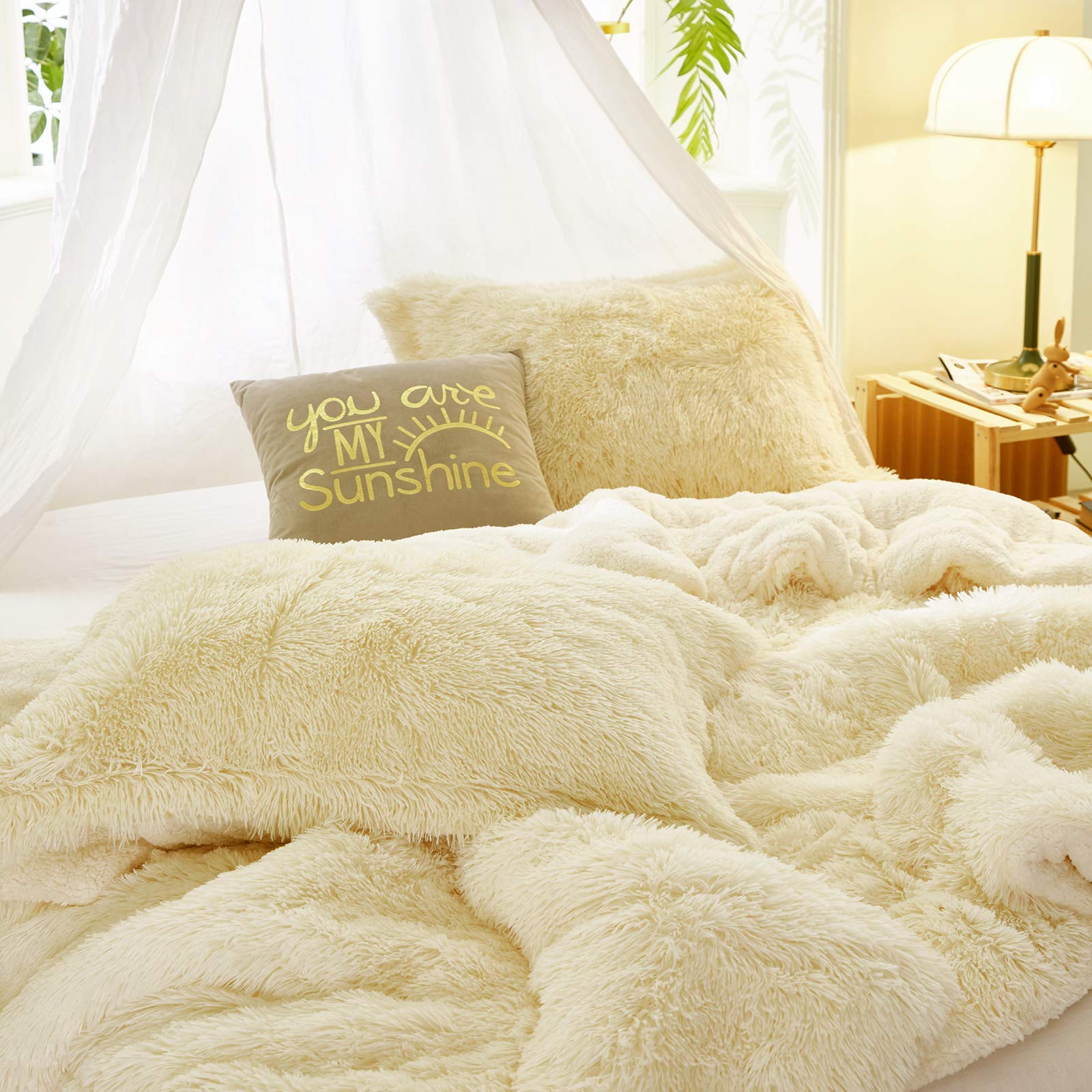Luxury Faux Fur Shaggy Comforter Set Full/Queen Size - Ultra Soft & Warm Reversible Plush Sherpa Bedding (Beige, 3-Piece: 1 Comforter + 2 Pillow Shams) - Cozy Winter Bedroom Upgrade for Master Bedroom, Guest Room & Dorm