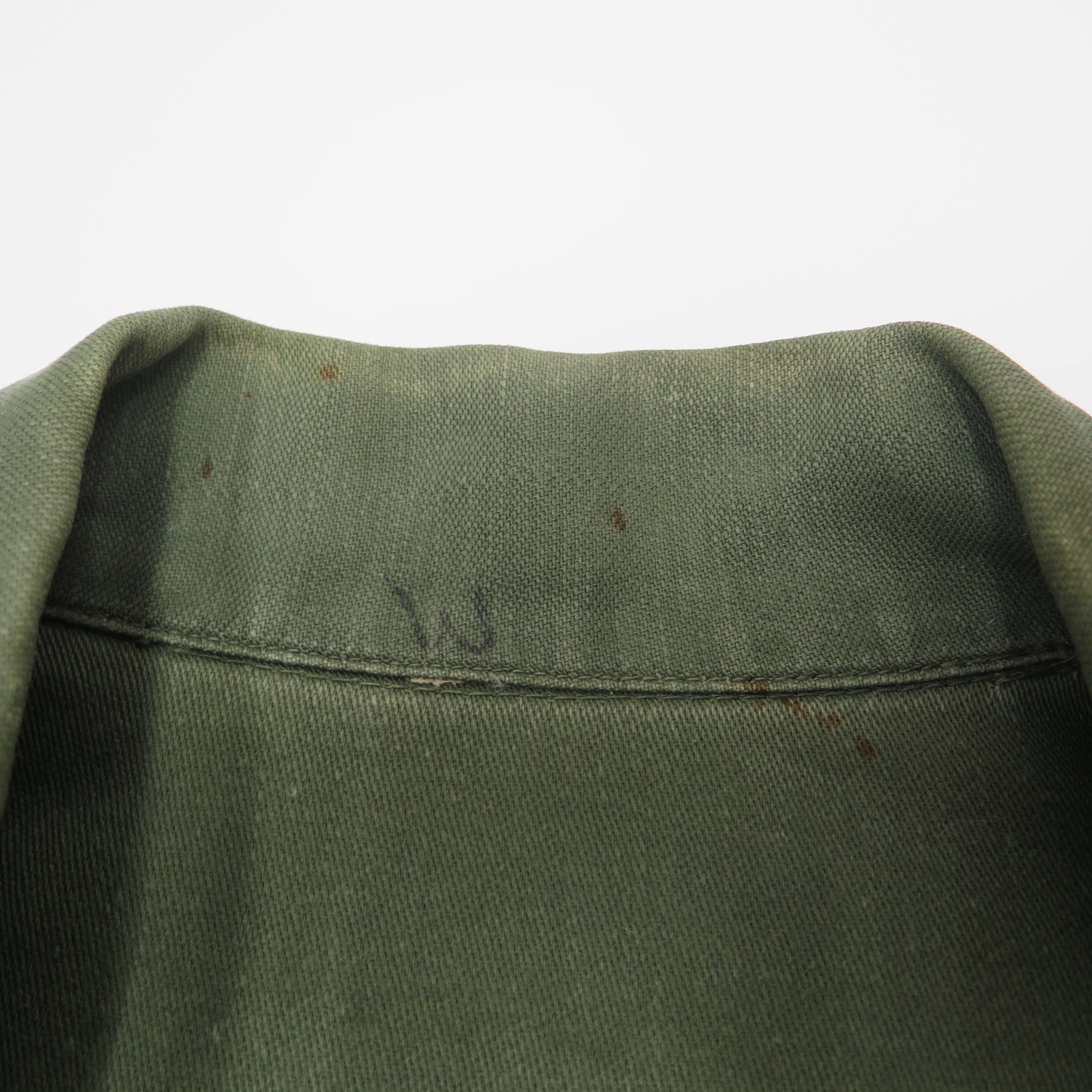Vintage 1960s US Army Utility Shirt P64 with 137th Infantry Regiment & 69th Infantry Brigade Patches - Vietnam War Military Collectible for Reenactments, Display & History Buffs