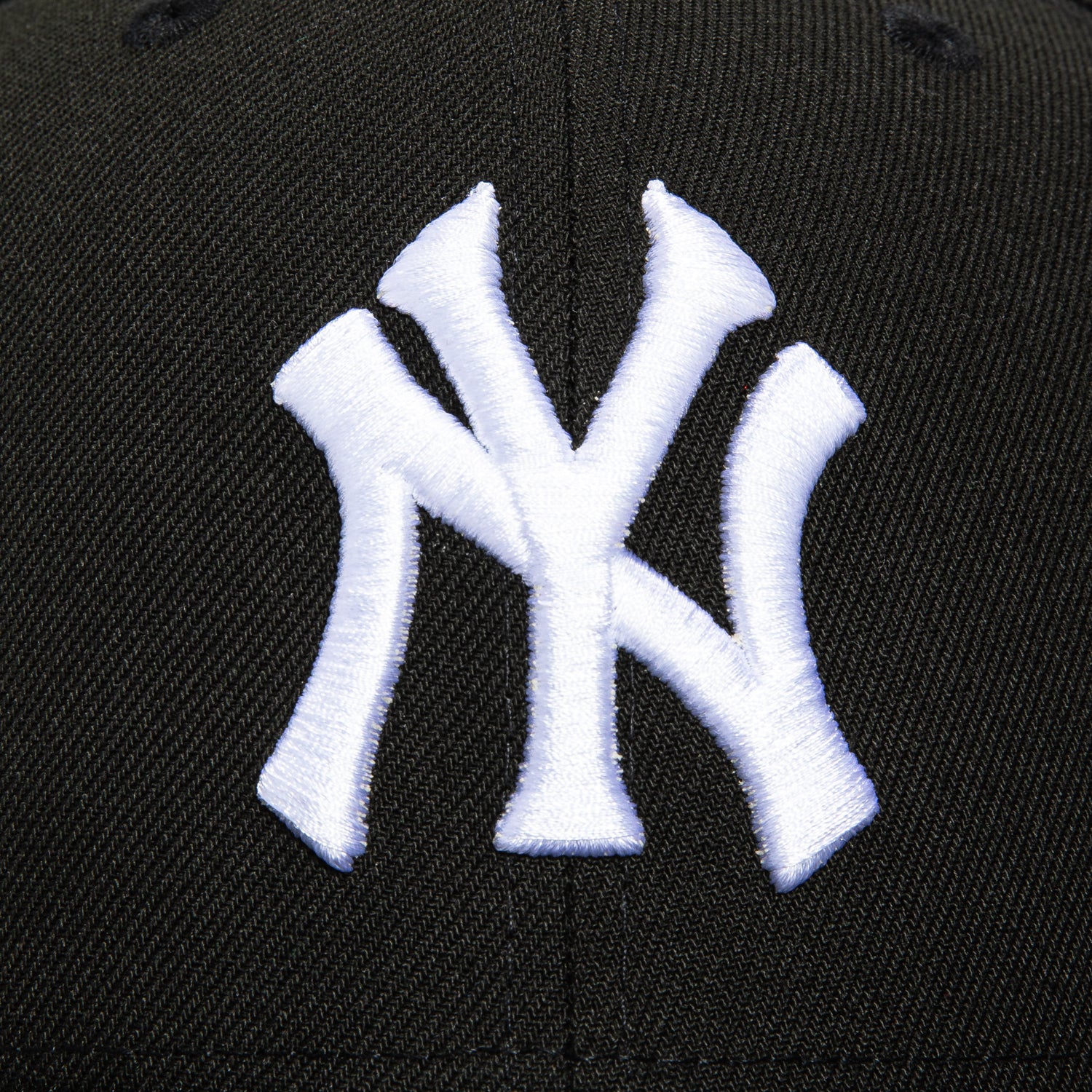 New Era 59Fifty Black New York Yankees 1977 All-Star Game Patch Snapback Trucker Hat - Official MLB Baseball Cap for Men & Women - Perfect for Baseball Games, Streetwear & Sports Fan Collections