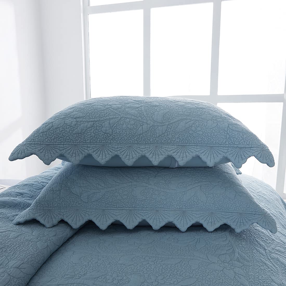 VCTOPS 3-Piece Elegant Embroidery Quilt Set - 100% Cotton Queen Size Bedspread with 2 Shams, Blue Floral Coverlet - Perfect for Master Bedroom, Guest Room & Cozy Home Decor