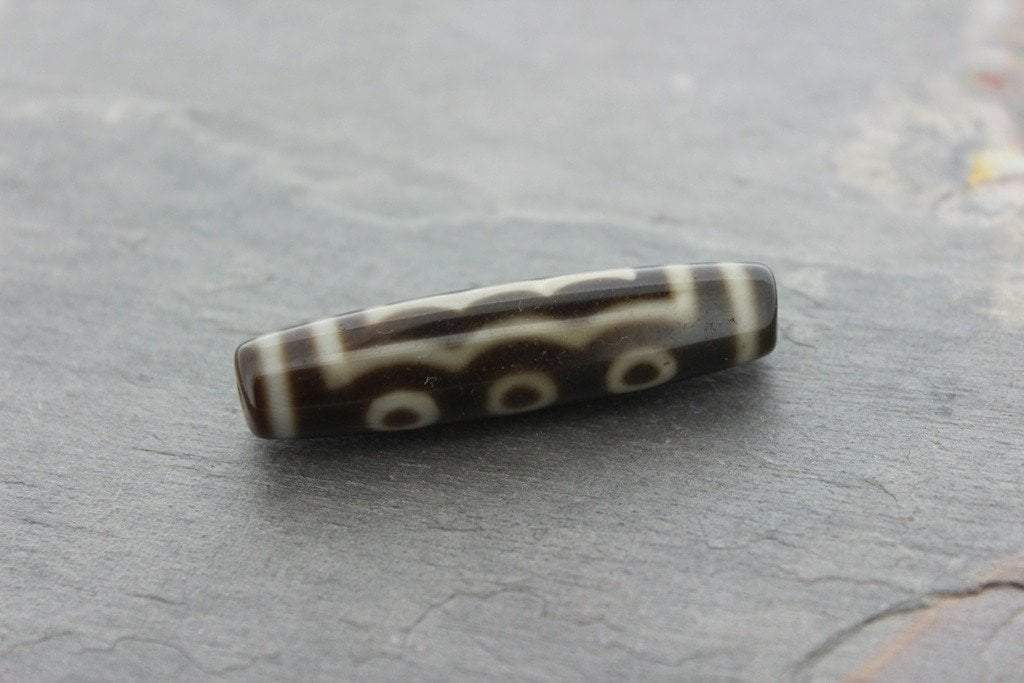 5 Eyed Dzi Beads Tibetan Agate Necklace - Authentic Buddhist Prayer Jewelry for Protection & Good Luck - Perfect for Meditation, Spiritual Healing & Fashion Accessories