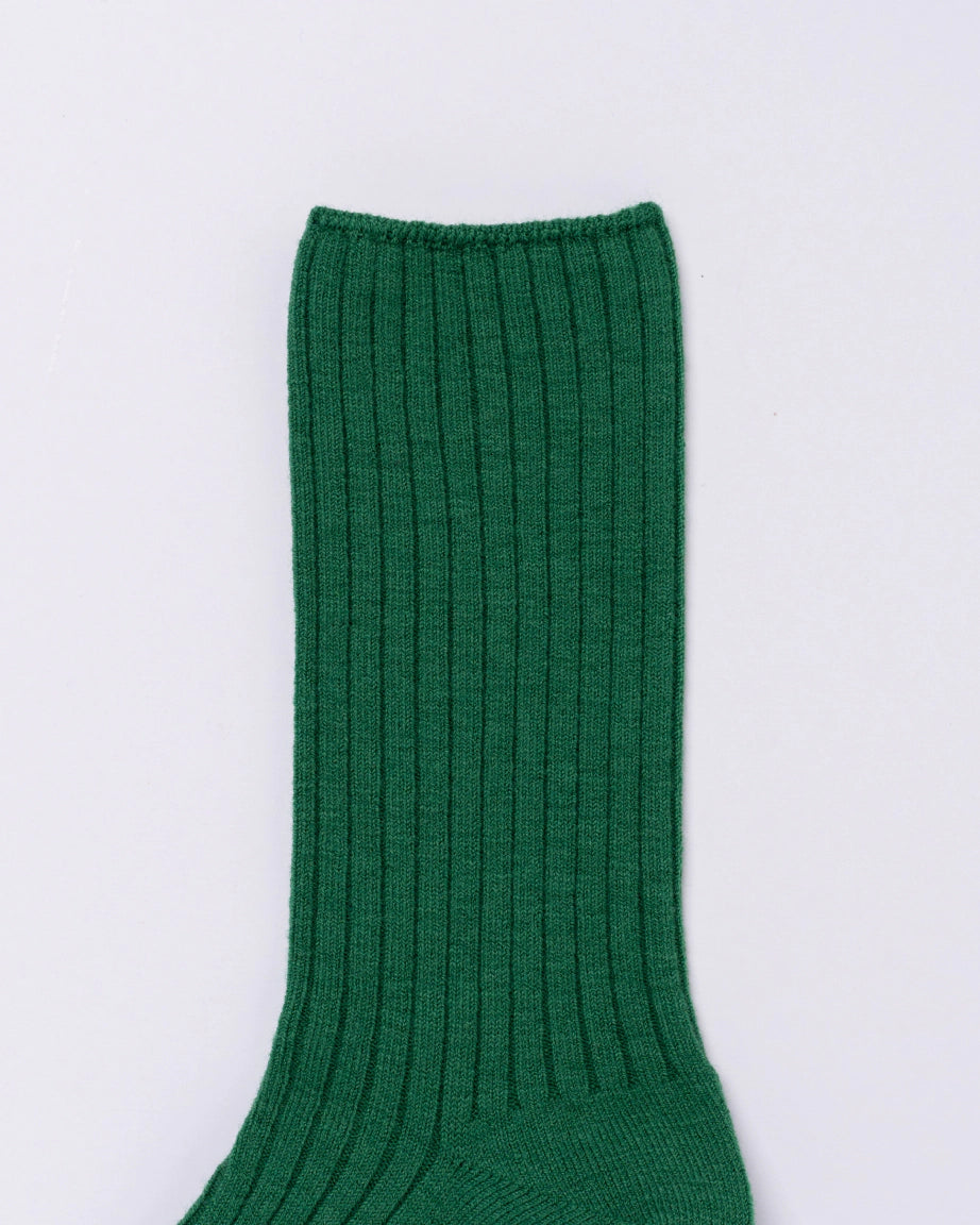 100% Wool Socks for Men & Women - Ultra Soft & Warm Merino Wool Hiking Socks in Forest Green | Perfect for Outdoor Adventures, Winter Hiking & Cold Weather Activities