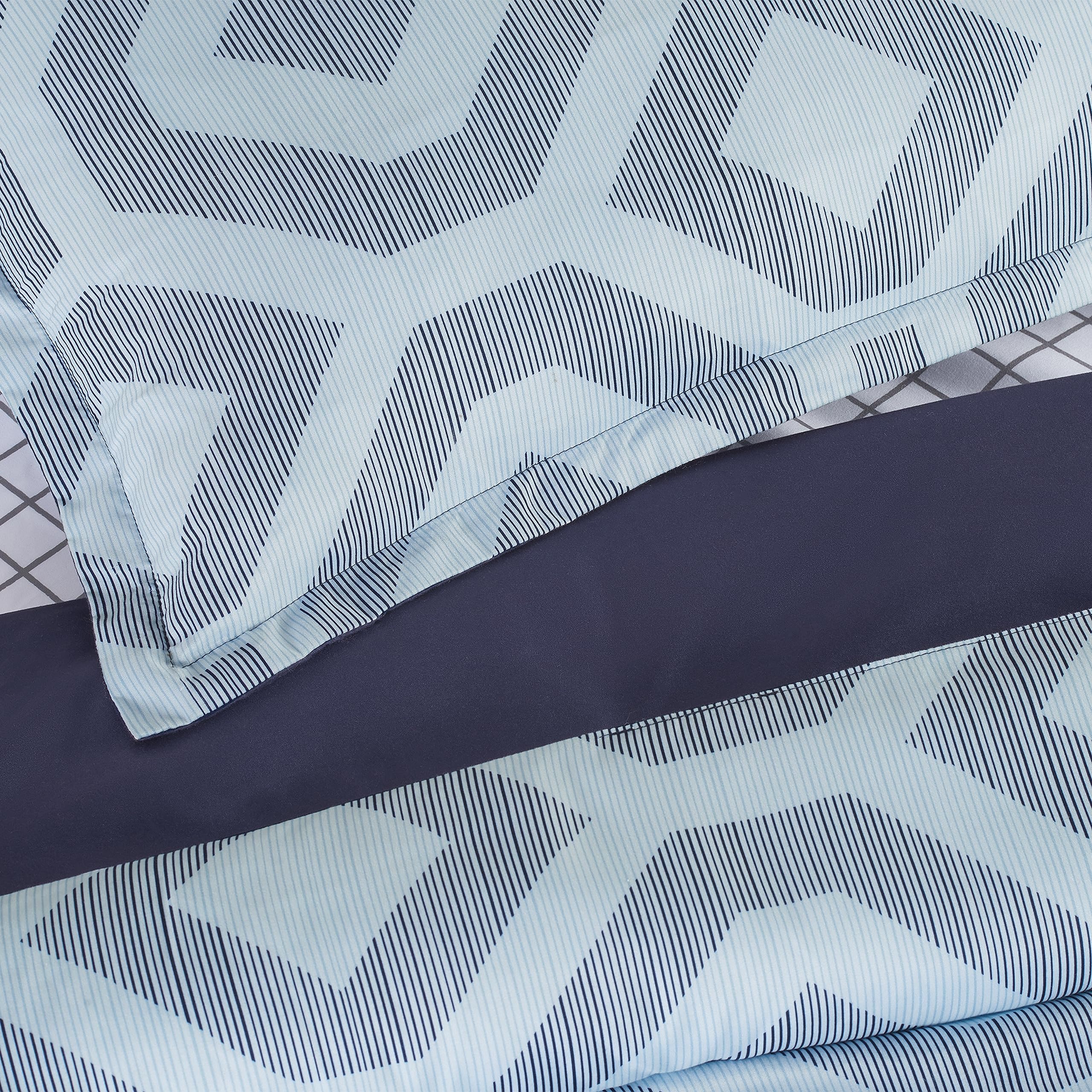 Serta Simply Clean Skyler Soft 7-Piece Geometric King Size Bed in a Bag Complete Bedding Set - All-Season Comforter with Sheets & Pillowcases, Blue | Perfect for Master Bedrooms, Guest Rooms & Dorm Decor