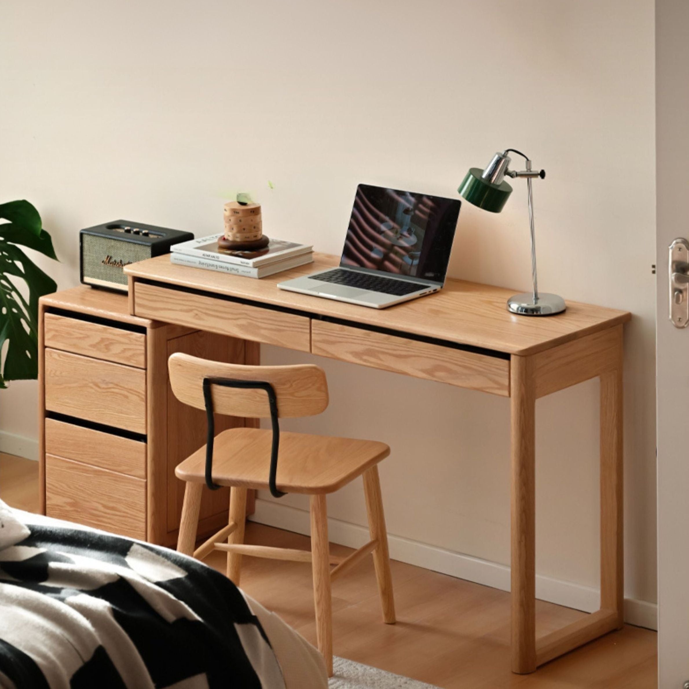 Solid Oak Wood Modern Adjustable Computer Desk - Extendable Workstation for Home Office, Gaming & Study