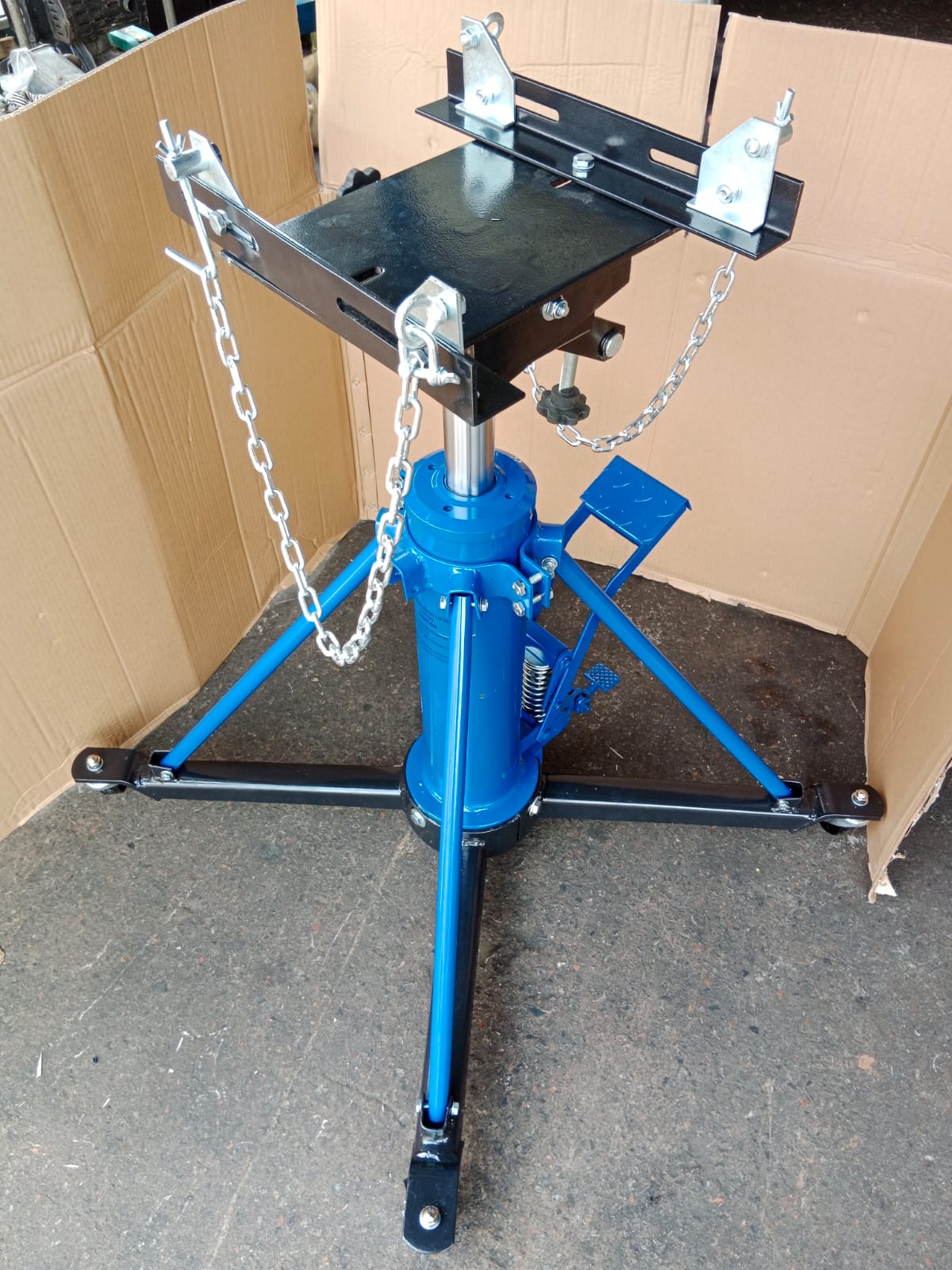 1 Ton Heavy Duty Transmission Jack - Aiko ZD02101 Model for Auto Repair & Car Maintenance | Professional Garage Equipment for Mechanics & DIY Enthusiasts