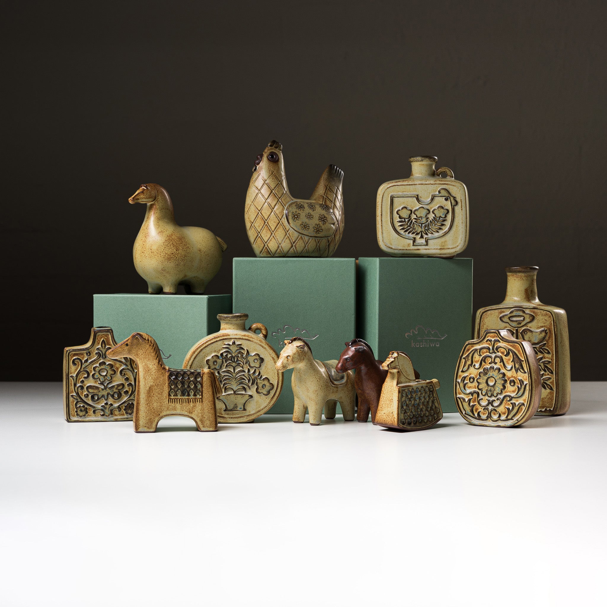Seto Ware KASHIWA Animal Ornament - Handcrafted Japanese Ceramic Chicken Figurine | Home Decor, Gift Idea, Collectible Art Piece for Shelf Display & Japanese Culture Enthusiasts