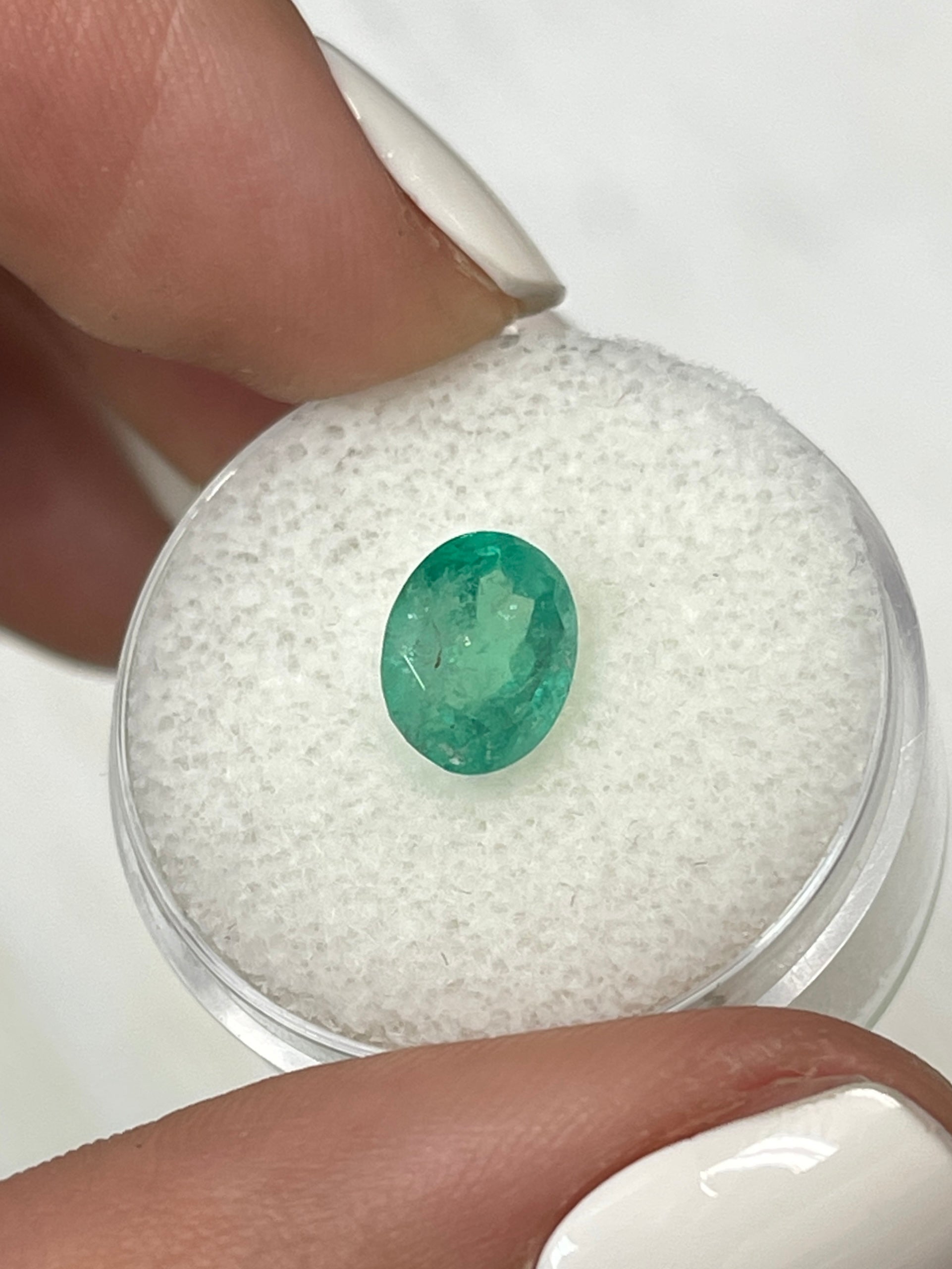1.93 Carat Natural Green Colombian Loose Emerald Oval Cut Gemstone for Jewelry Making & Engagement Rings