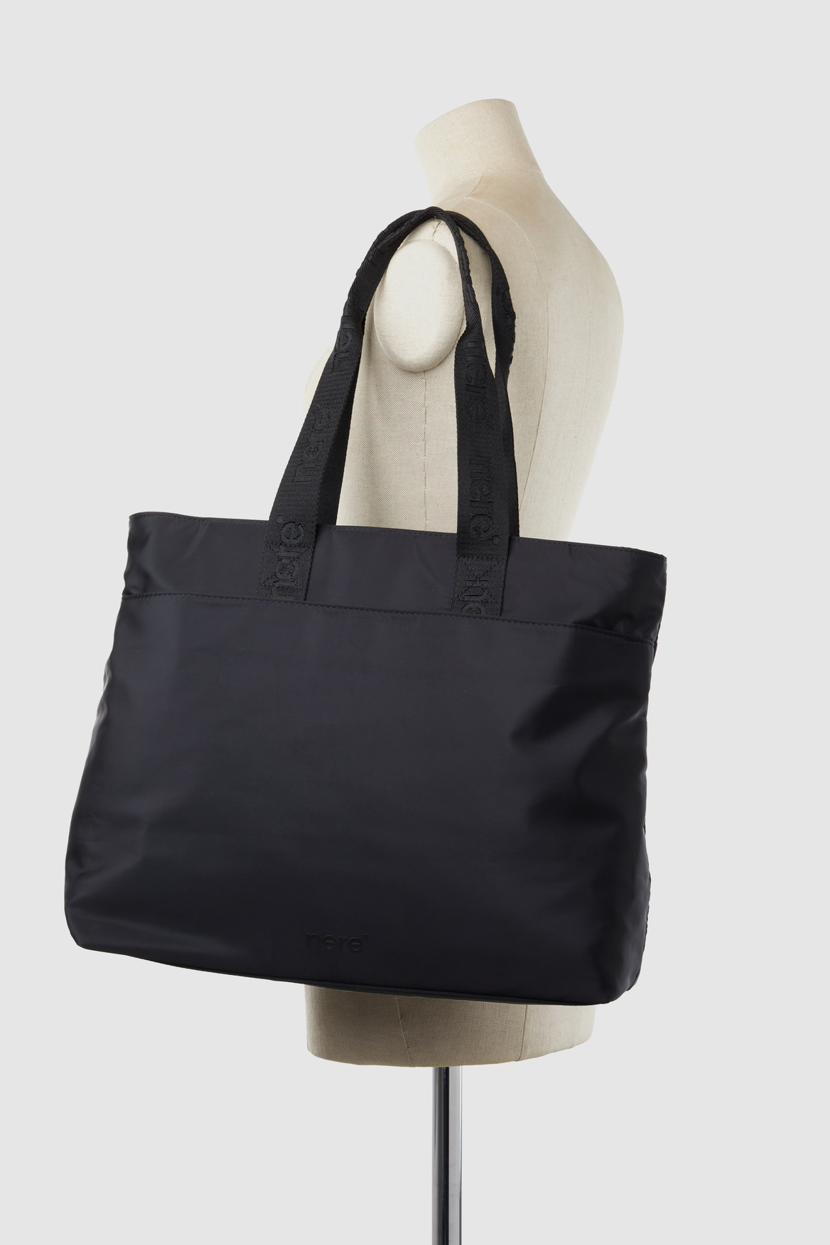 Seeker Travel Tote Bag - Waterproof & Spacious Carryall for Women & Men - Perfect for Beach, Gym, Work & Weekend Getaways