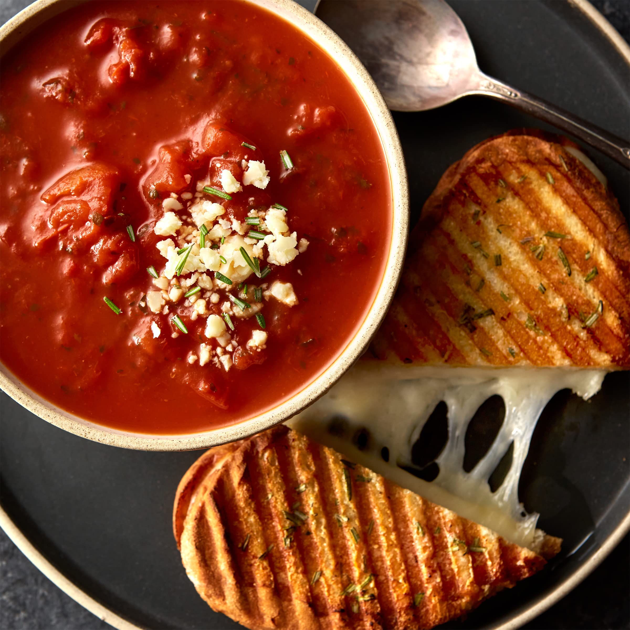 Progresso Vegetable Classics Hearty Tomato Soup - Gluten Free, 19 oz (Pack of 12) | Canned Soup for Quick Meals, Lunchbox Ideas & Comfort Food Recipes