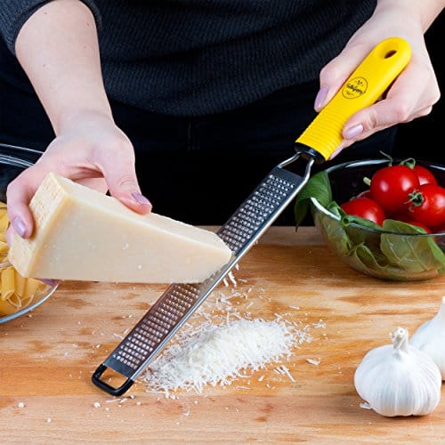 BelleGuppy Professional Lemon Zester & Cheese Grater - Stainless Steel Blade for Parmesan, Citrus, Ginger, Nutmeg, Garlic, Chocolate - Dishwasher Safe with Protective Cover - Perfect for Baking, Cooking & Garnishing Dishes