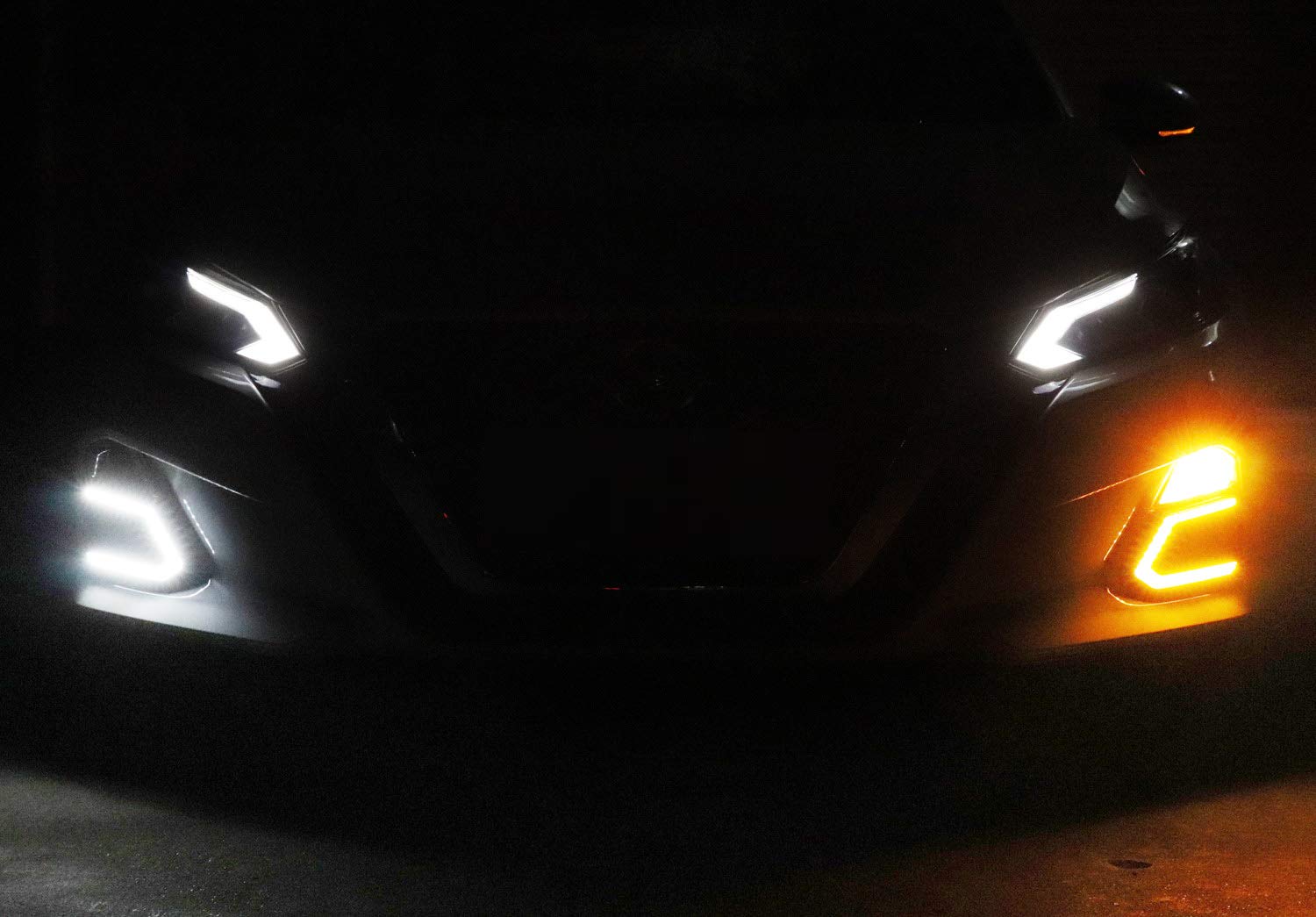 iJDMTOY Switchback LED Daytime Running Light Kit & Clear Lens Fog Light Combo for 2019-2022 Nissan Altima - White/Amber LED DRL, Halogen Fog Lights, Bezels & Wiring Included - Perfect for Night Driving and Enhanced Visibility