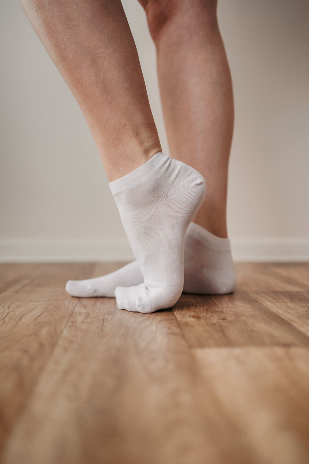 Barefoot Running Socks for Women & Men - Low Cut Minimalist Socks - Essential Lightweight & Breathable White Socks for Yoga, Gym, and Everyday Comfort