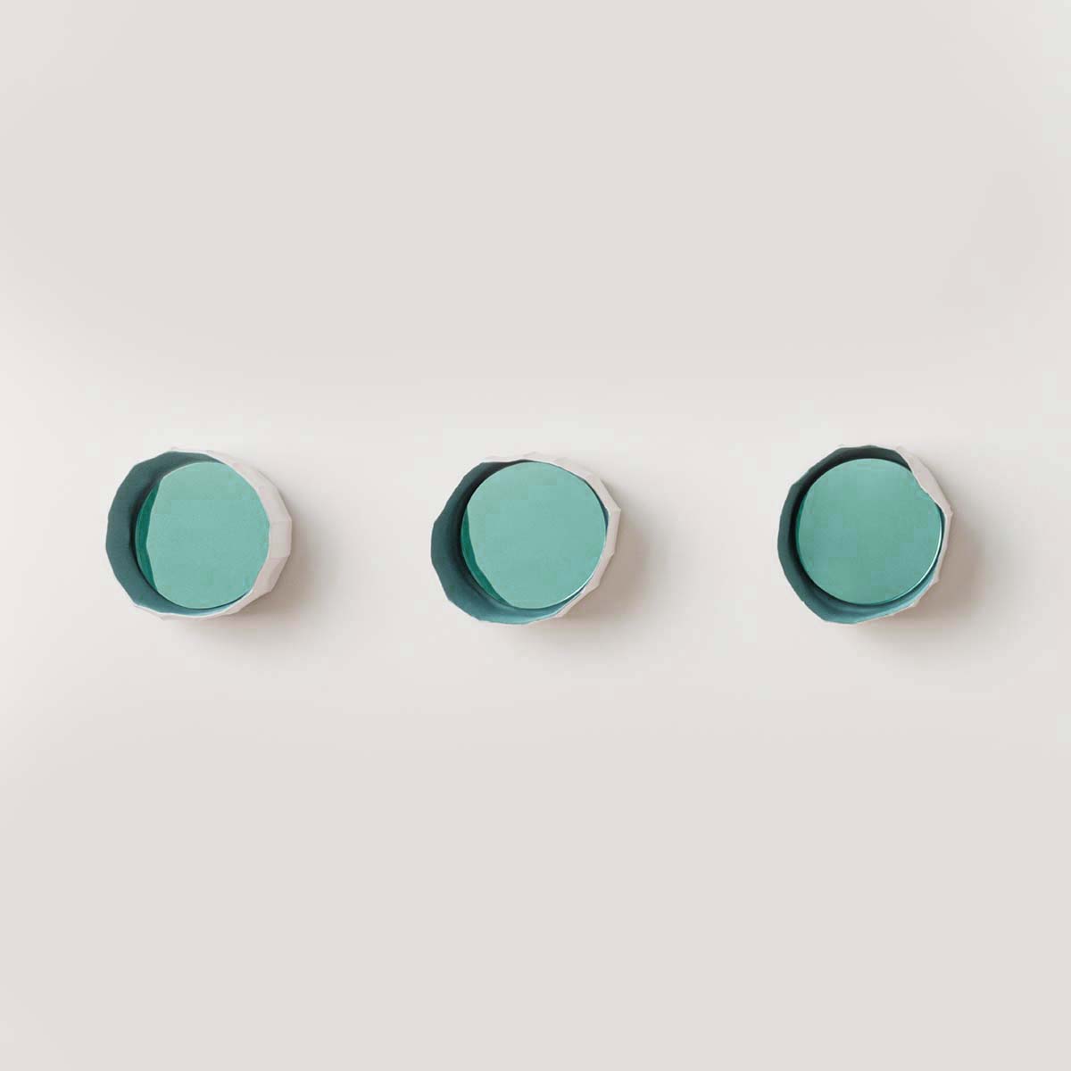 Set of 3 Ninfea Floating Candles - 12cm White Wax Tea Lights for Romantic Bath, Wedding Centerpieces & Spa Relaxation