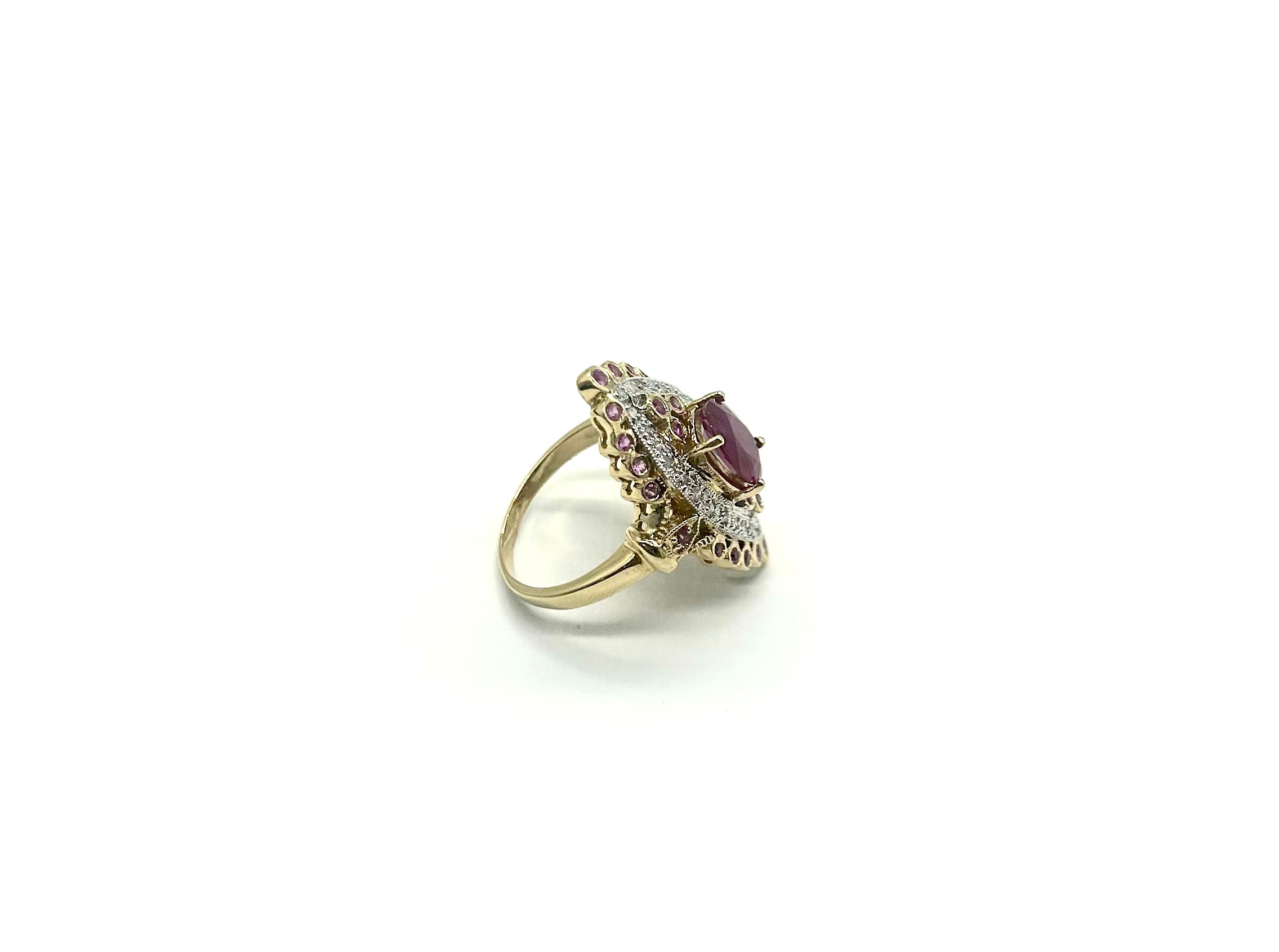 Exquisite Diamond and Ruby Ring for Women - Elegant 18K Gold Wedding, Engagement & Anniversary Jewelry Gift - Perfect for Special Occasions & Evening Events