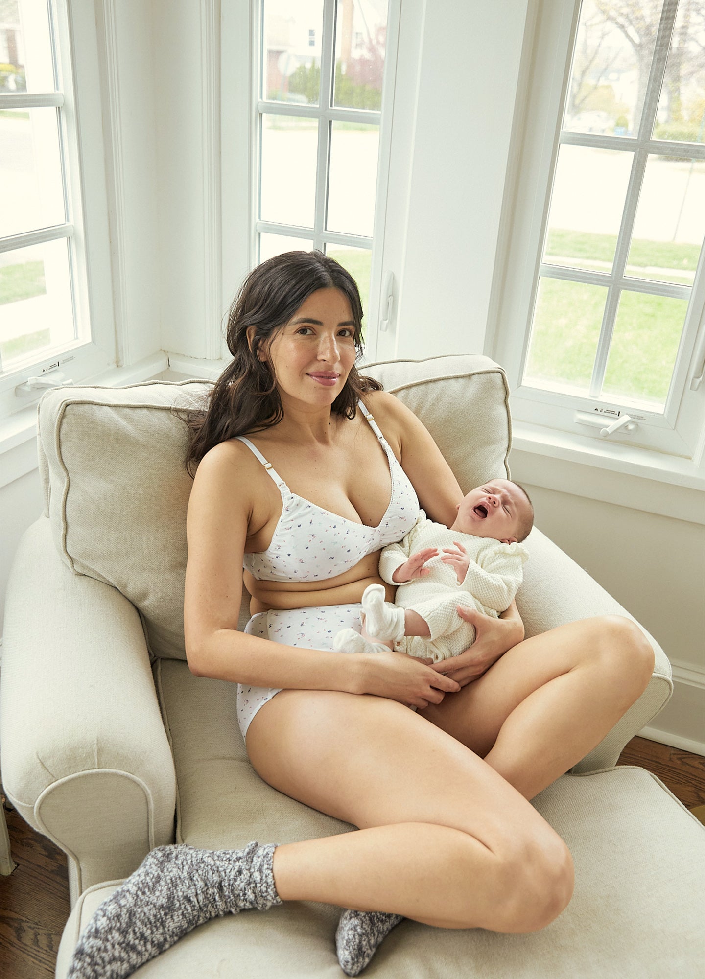 Comfortable & Supportive Nursing Bra for Breastfeeding Moms - Perfect for Daily Wear, Workouts & Maternity Comfort