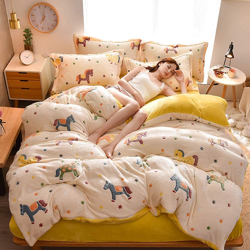 Premium Flannel Bedding Set - King/Double Size Duvet Cover, Pillowcases & Flat Sheet - Ultra Soft, Warm & Wrinkle-Free - Winter Bedding Collection - Perfect for Cold Nights & Cozy Home Decor