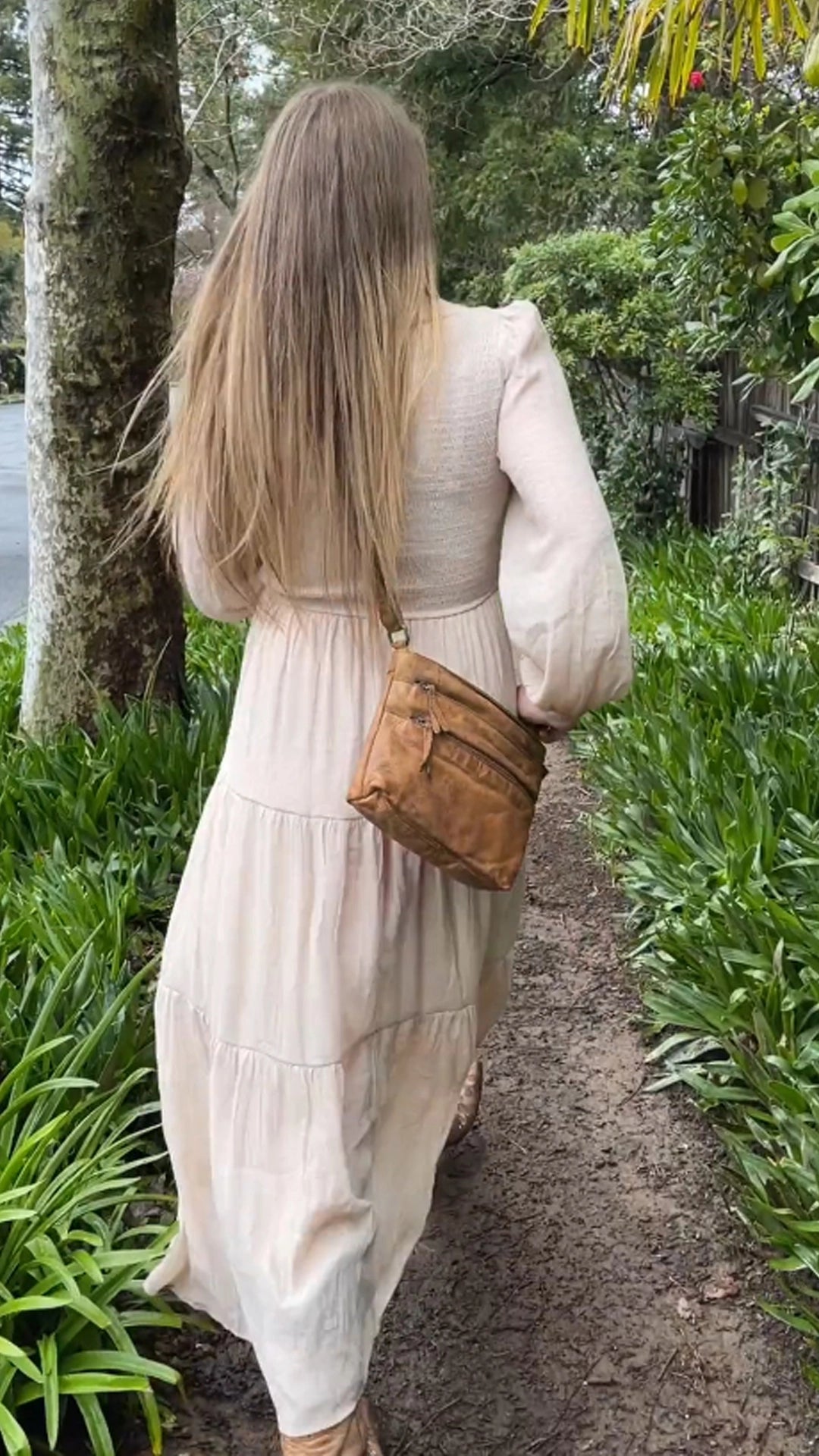 Genuine Leather Crossbody Bag for Women - Stylish & Durable Cognac Shoulder Purse - Perfect for Work, Travel & Everyday Use