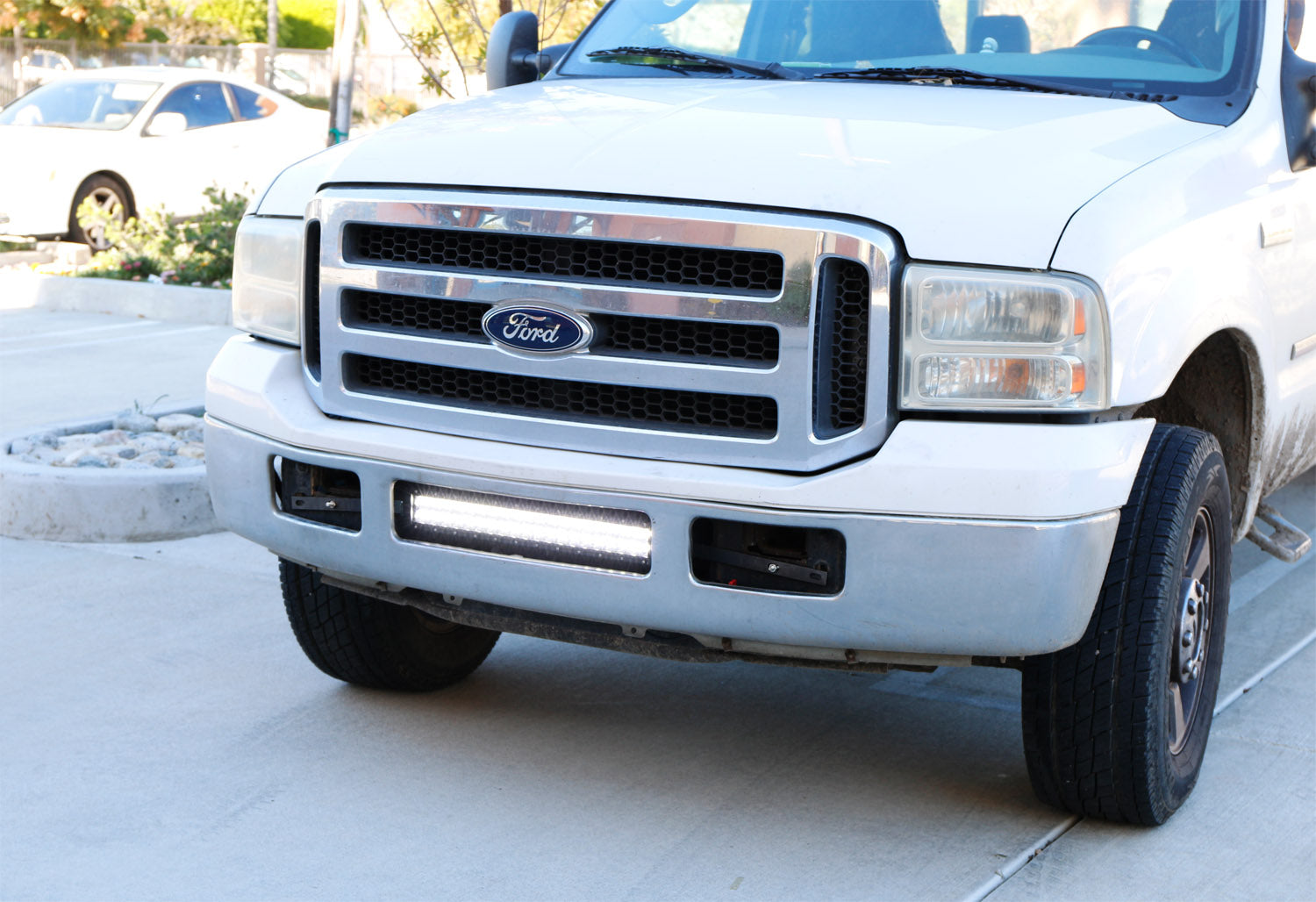 120W 20 LED Light Bar with Lower Bumper Bracket & Wiring Harness - Compatible with 1999-2007 Ford F250 F350 Super Duty Trucks - Perfect for Off-Roading, Night Driving & Work Lighting