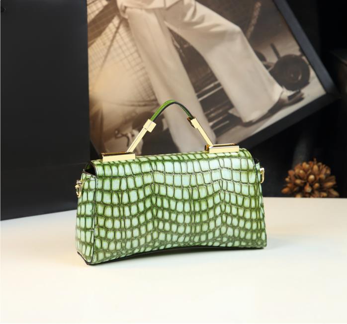 Stylish Women's Crocodile Print Shoulder Bag - Fashionable Crossbody Purse for Work, Travel & Everyday Use