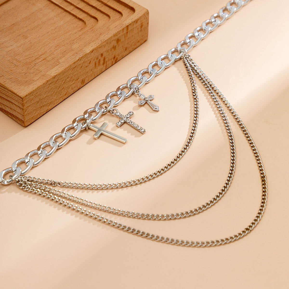 Stylish Women's U-Shaped Chain Footwear - Trendy Single Chain Sandals for Casual Outings & Summer Fashion