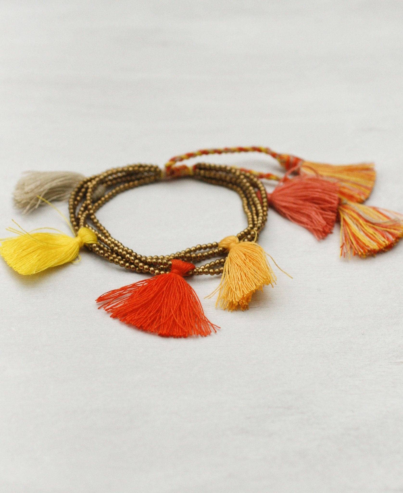 Adjustable Dancing Tassel Bracelet for Women - Boho Chic Handmade Jewelry for Parties, Festivals & Everyday Wear
