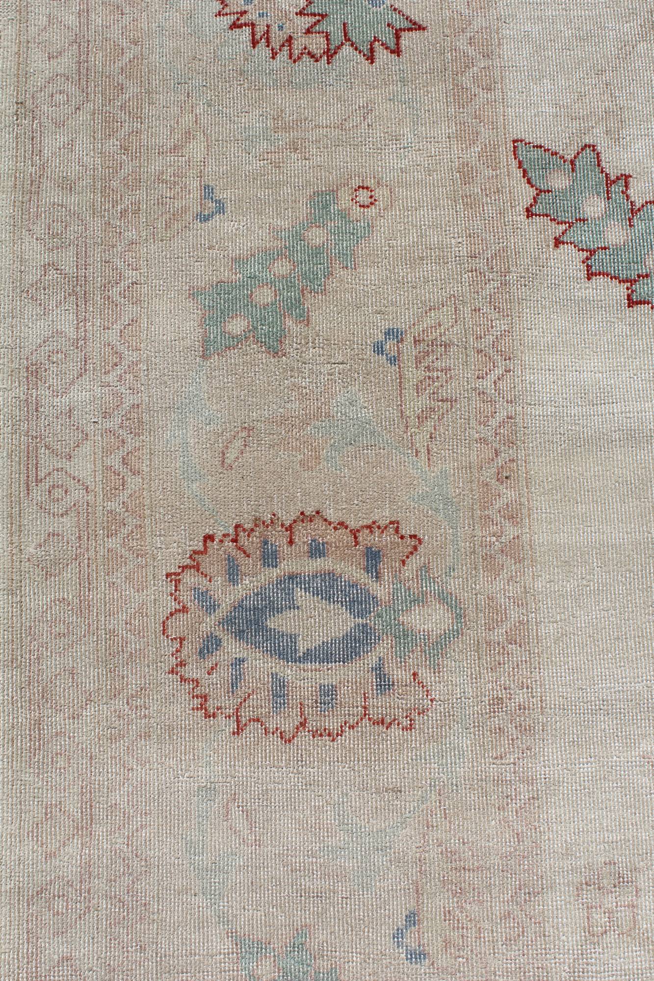 Handwoven Agra Rug J47993 - Traditional Indian Cotton Carpet for Living Room, Bedroom & Home Decor
