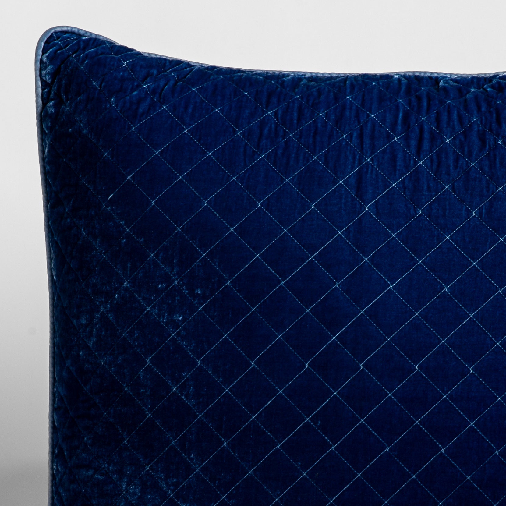 Luxury Silk Velvet Quilted Throw Pillow - Soft Decorative Cushion for Sofa, Bed & Home Decor - Perfect for Living Room, Bedroom & Cozy Spaces