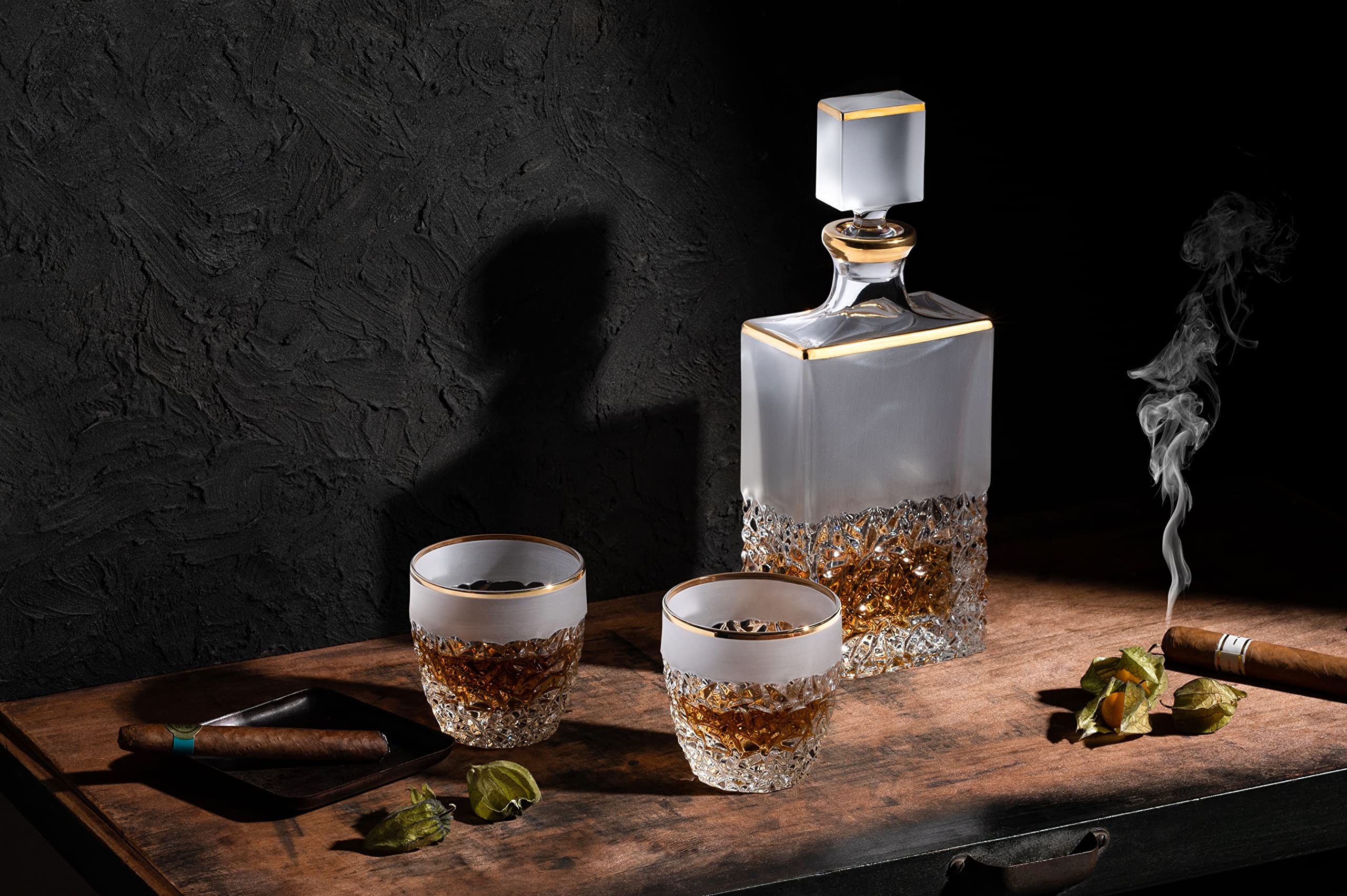 Premium European Crystal Glass Set of 6 - 12 oz Double Old Fashioned Tumblers with Frosted Crack Design & Gold Band - Elegant Barware for Cocktails, Whiskey & Home Entertaining - Made in Europe
