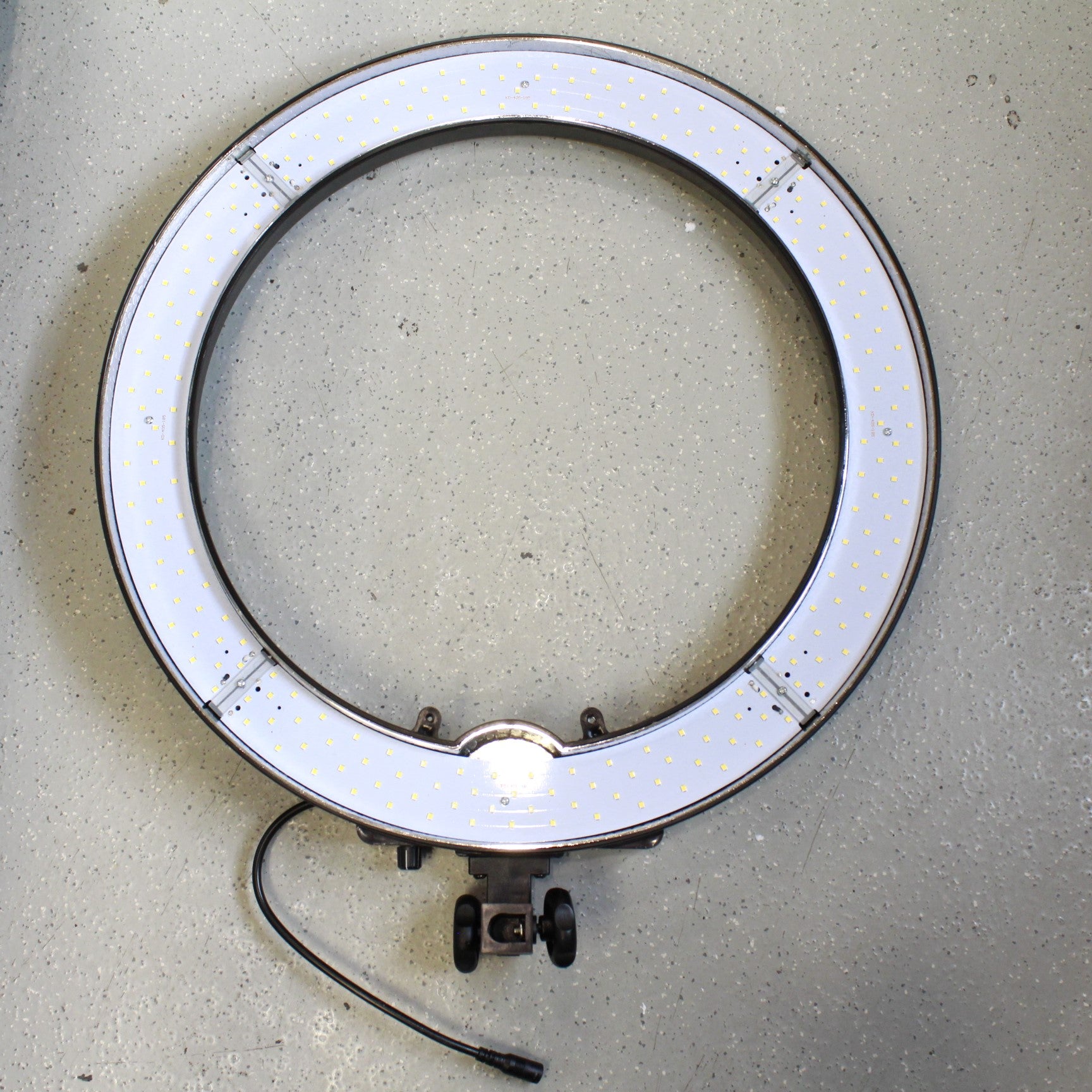Professional Savage Luminous Pro LED Ring Light for Photography, Makeup & Video - Perfect for YouTube, TikTok, Live Streaming & Vlogging